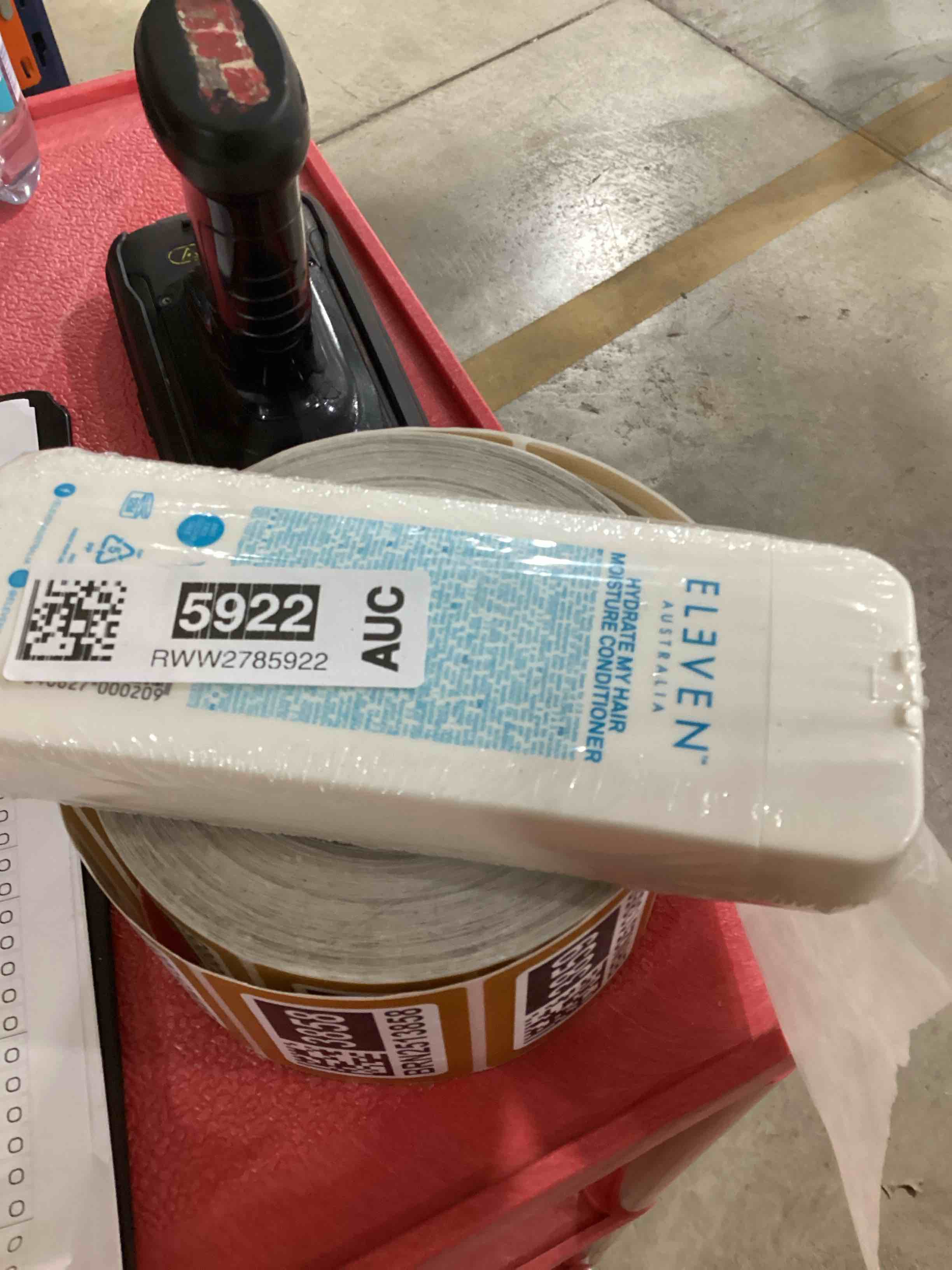 Condition photo showing New/Like New for ELEVEN AUSTRALIA Hydrate My Hair Moisturizing Conditioner for Women & Men - Hydrating Conditioner for Dry & Damaged Hair, Restores Hydration & Shine, Color Safe, Sulfate & Paraben Free - 10.1 fl oz