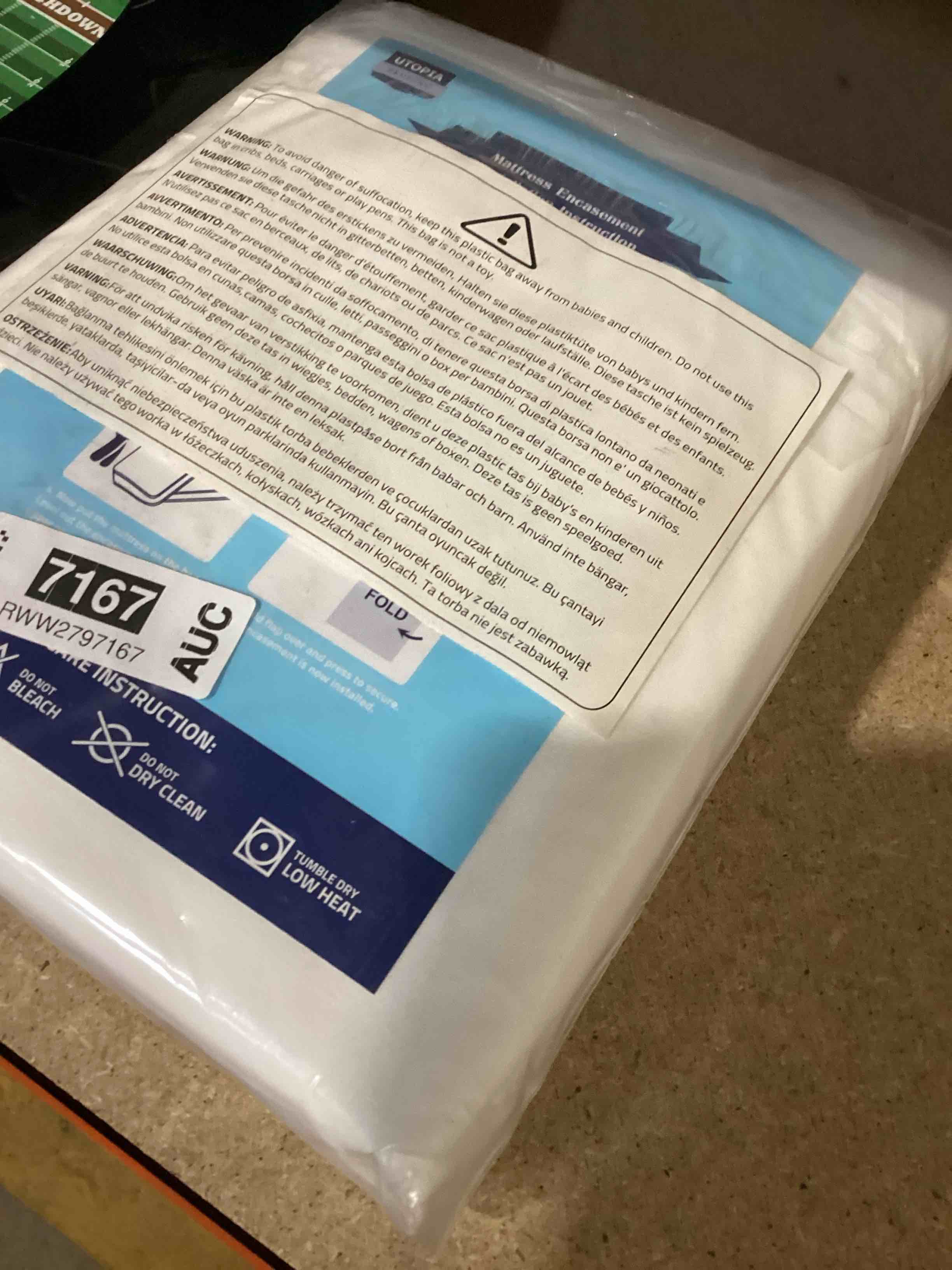 Condition photo showing New/Like New for Bedding Zippered Mattress Encasement Full, 100% Waterproof Bed Bug and Dust Mite Proof Mattress Protector, Absorbent Six-Sided Mattress Cover