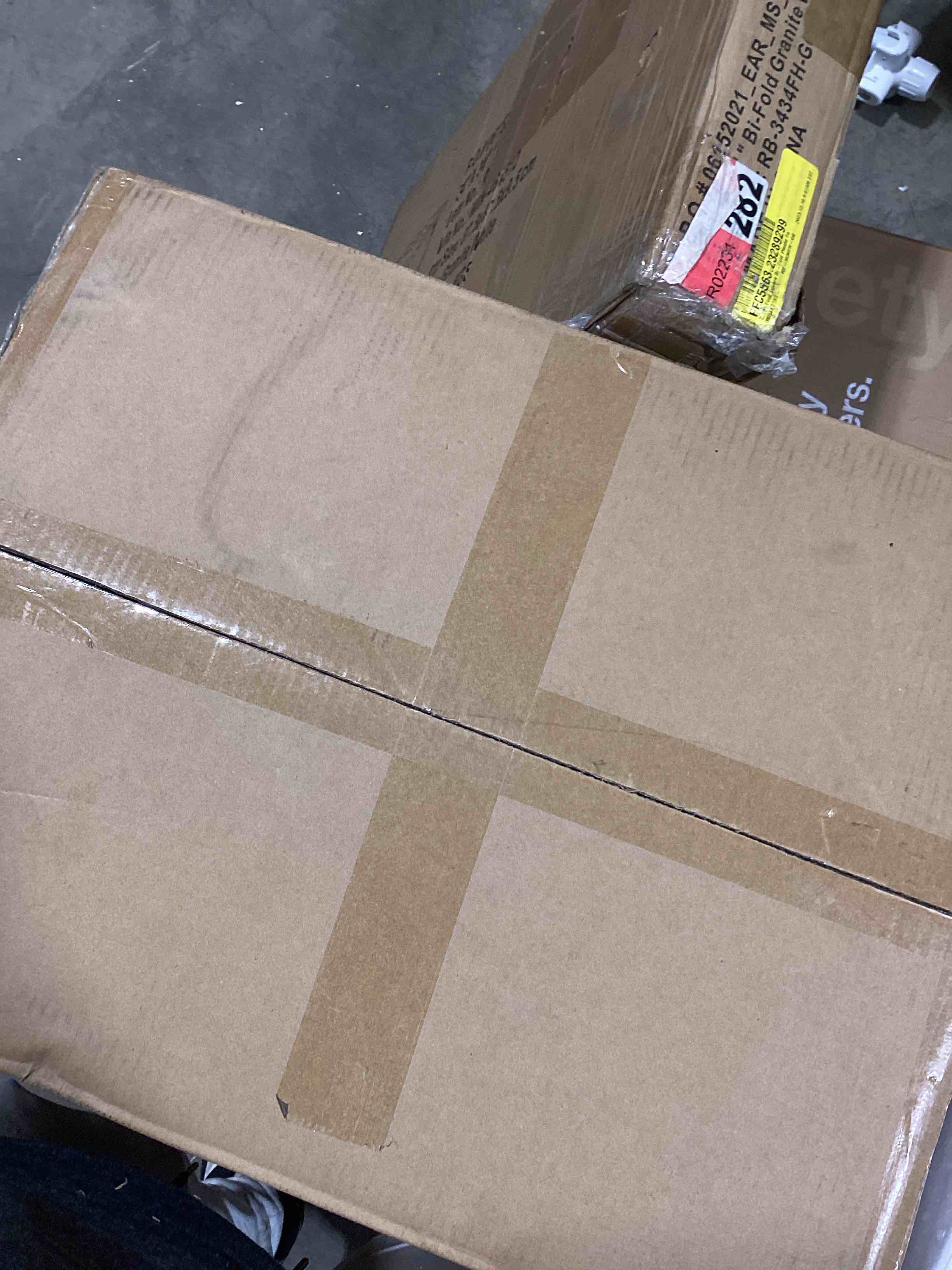 https://s3.amazonaws.com/lotting-images-prod/bidfta/BRN2517008_1750260180266.jpeg
