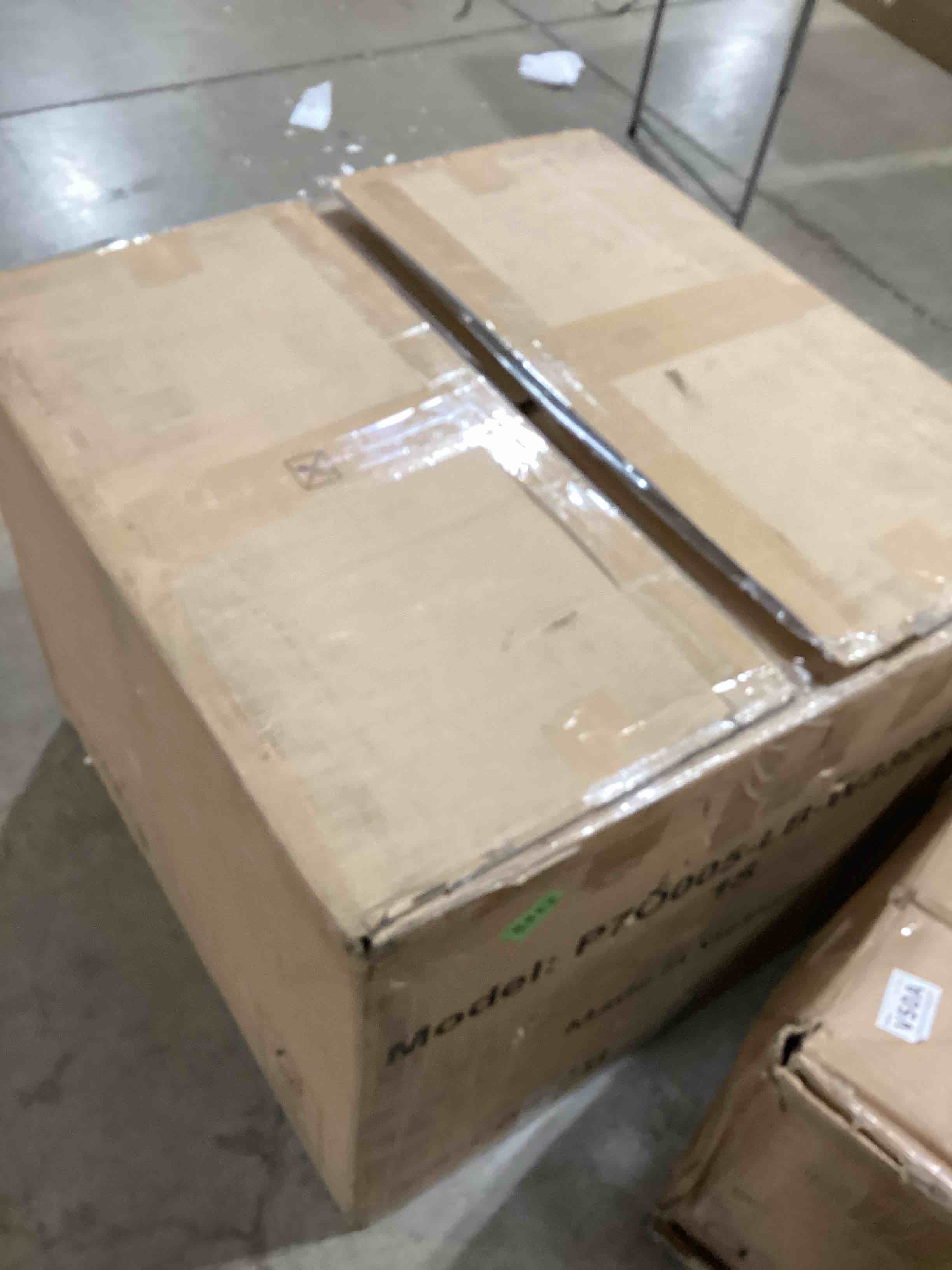https://s3.amazonaws.com/lotting-images-prod/bidfta/BRN2517818_1750937393620.jpeg