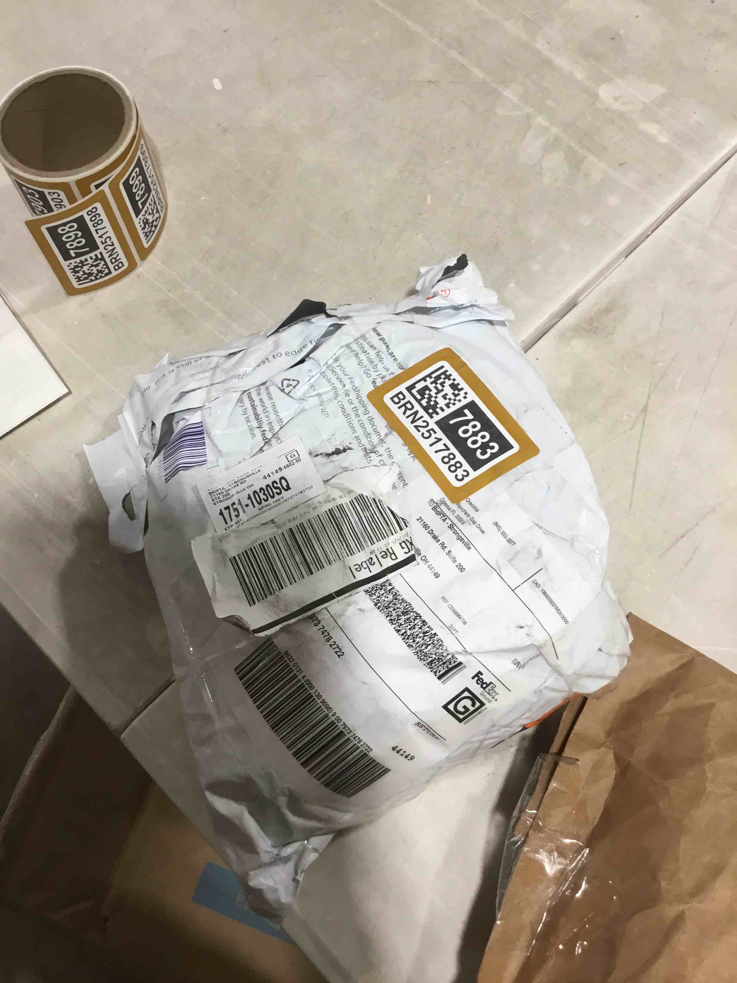 https://s3.amazonaws.com/lotting-images-prod/bidfta/BRN2517883_1750951812002.jpeg