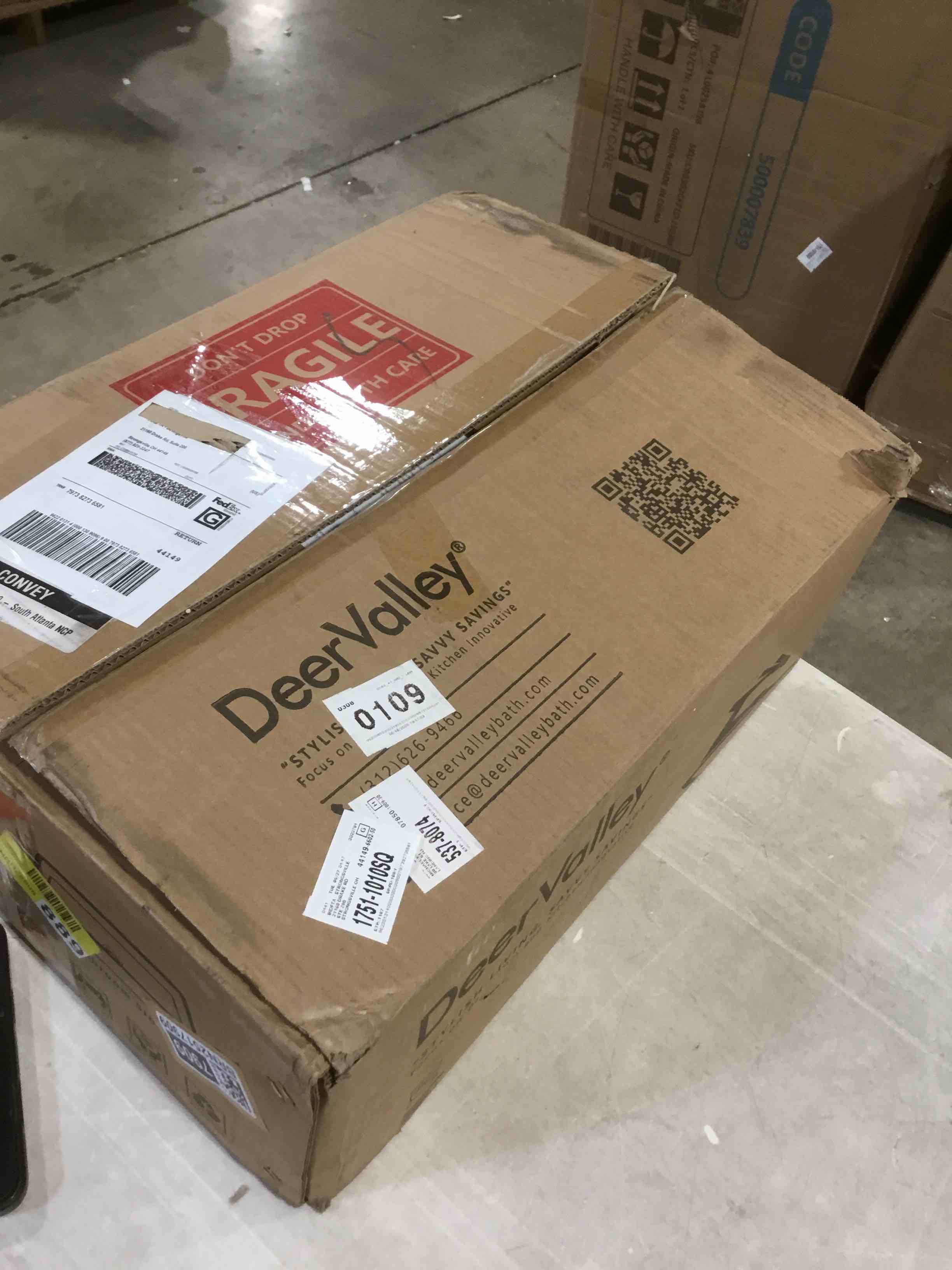 https://s3.amazonaws.com/lotting-images-prod/bidfta/BRN2517909_1750957564828.jpeg