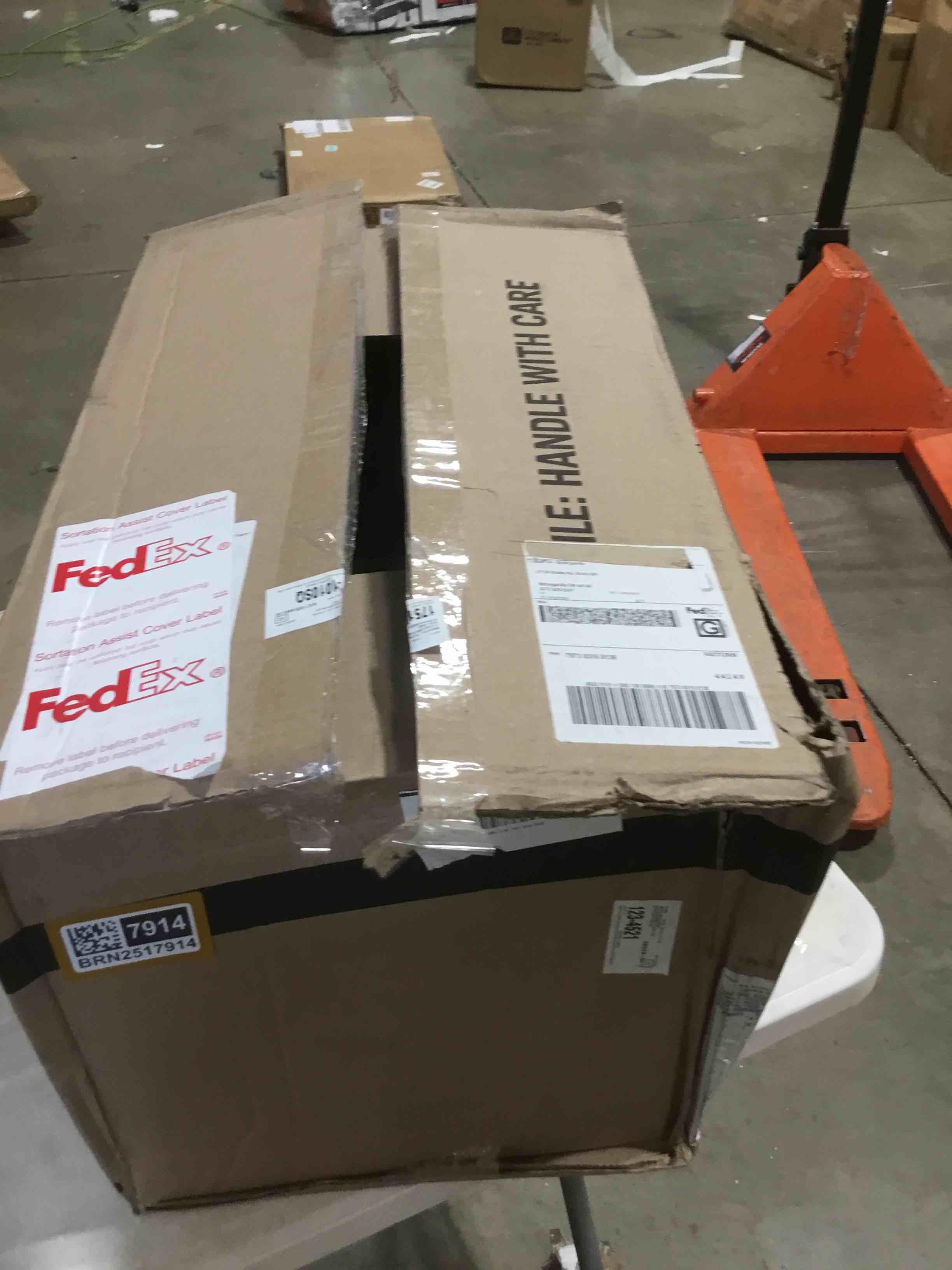 https://s3.amazonaws.com/lotting-images-prod/bidfta/BRN2517914_1750958417453.jpeg