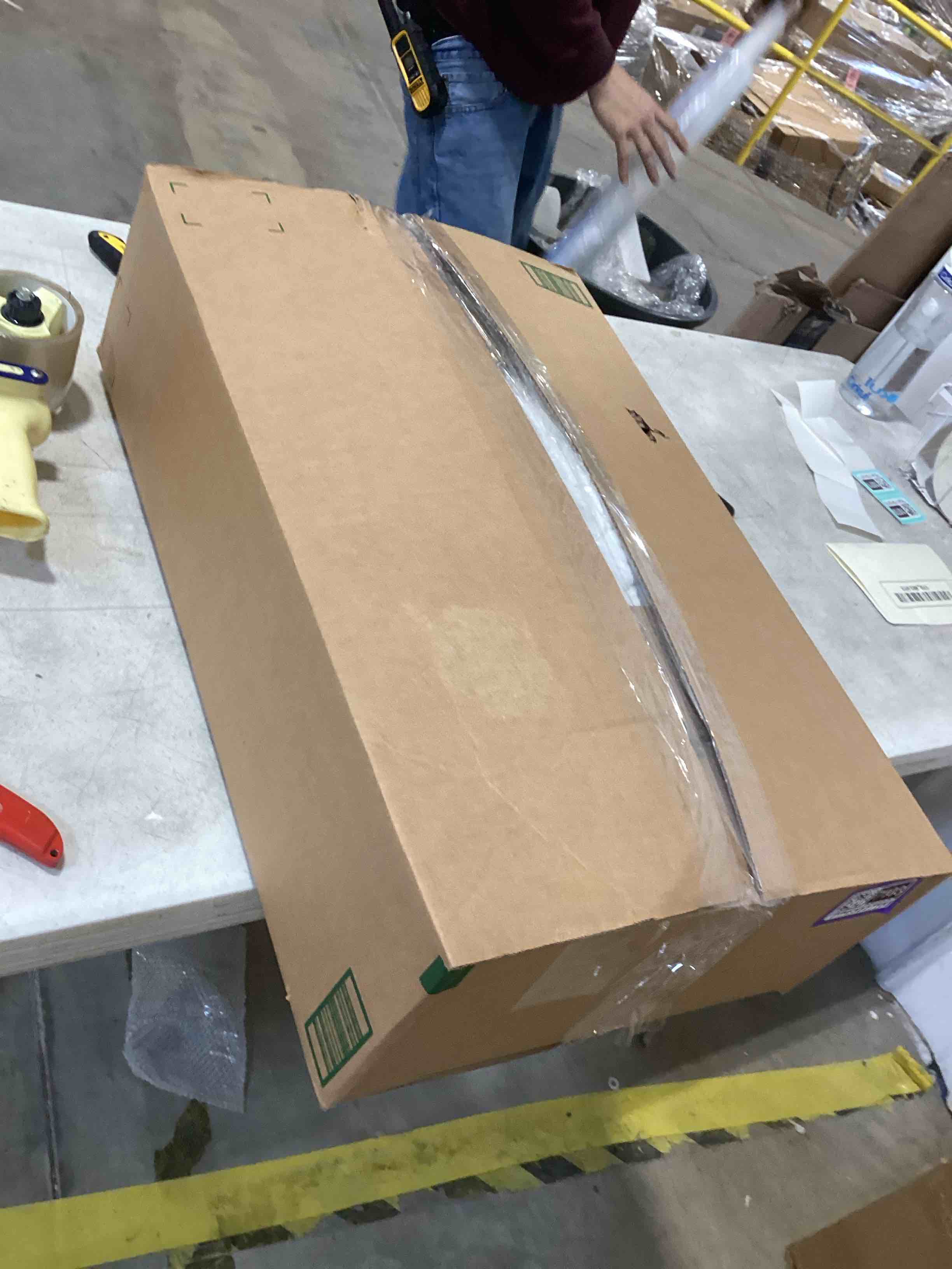 Condition photo showing Good Condition for Amazon Basics White Down Alternative Comforter and Duvet Insert with Corner Tabs (Twin, All-Season)