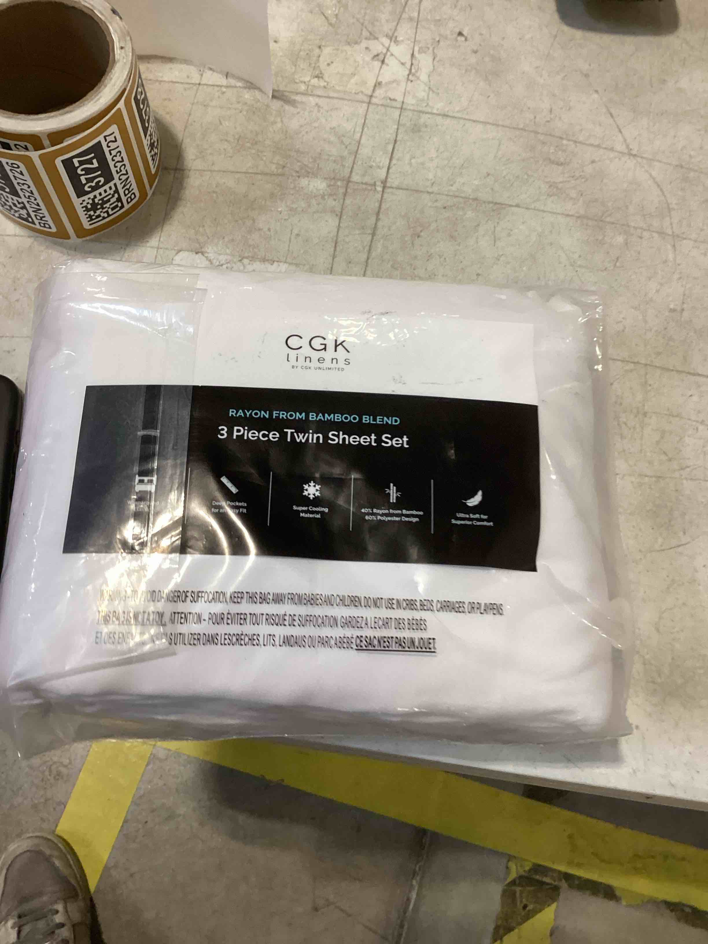 twin size 3 piece sheet set - comfy breathable & cooling bed sheets set - hotel luxury bedding for women, men, kids, teens, boys & girls - deep pockets, ultra-soft and wrinkle free - oeko-tex - white