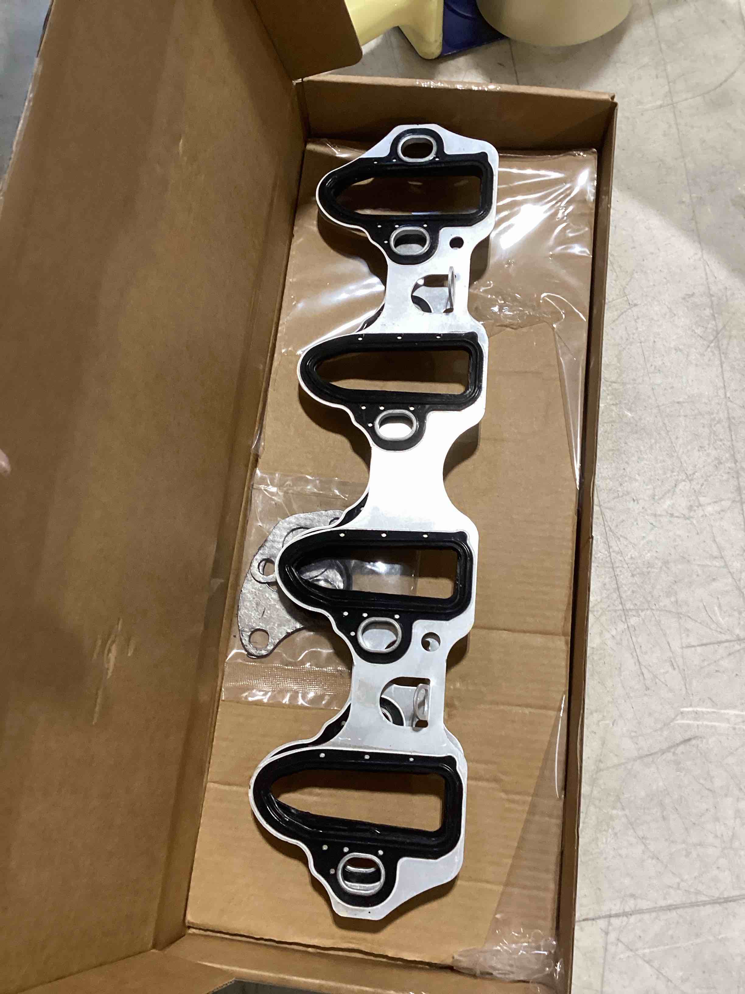 Condition photo showing Good Condition for Engine Intake Manifold Gasket Set Compatible with Chevy GMC Cadillac Hummer Saab Vehicle Avalanche Silverado Express Suburban Tahoe Trailblazer, Savana Sierra Yukon Canyon Envoy, Replace#MS98016T