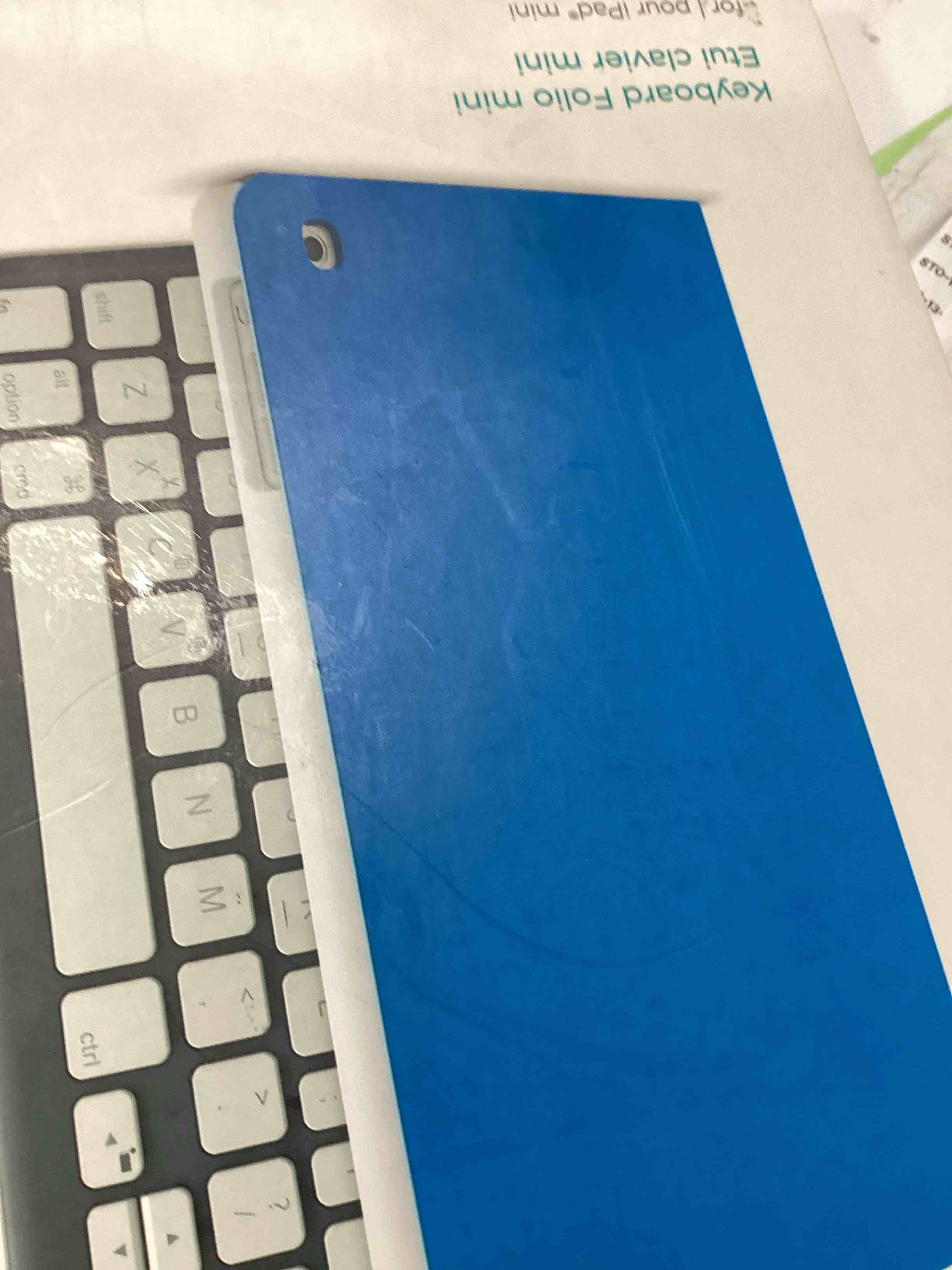 Condition photo showing Good Condition for logitech keyboard folio for ipad mini - electric blue