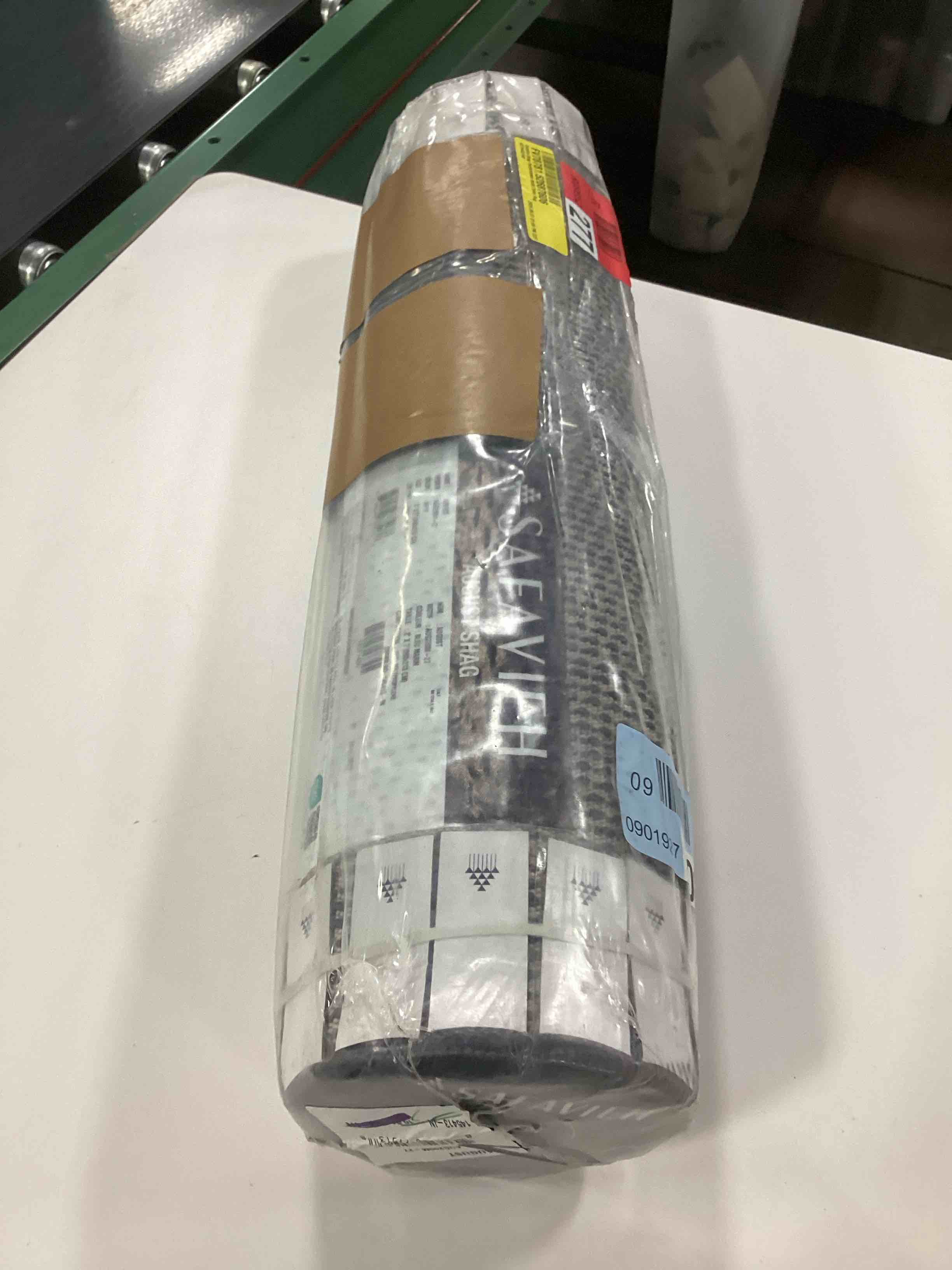 https://s3.amazonaws.com/lotting-images-prod/bidfta/BRN2536124_1754392404958.jpeg