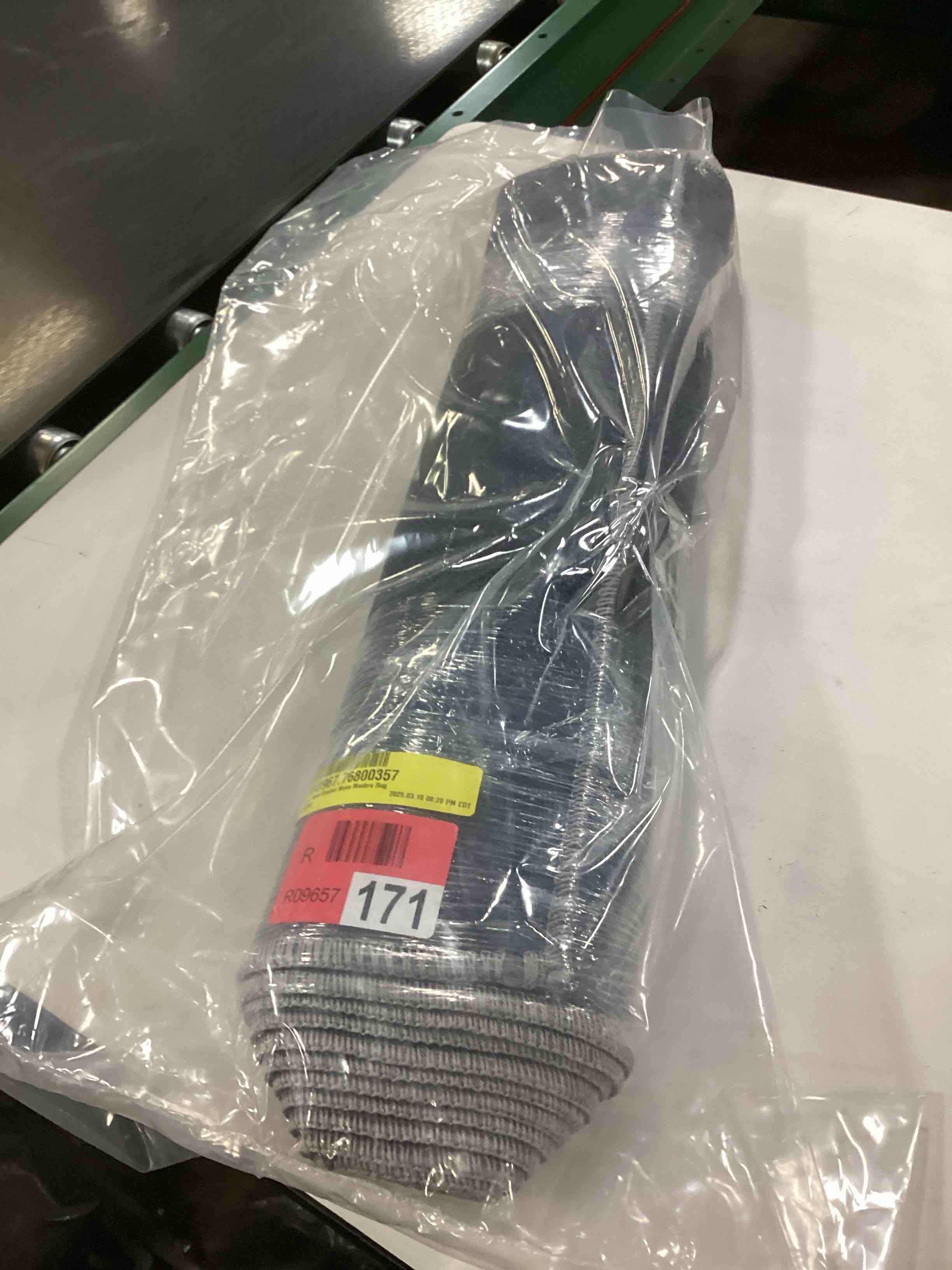 https://s3.amazonaws.com/lotting-images-prod/bidfta/BRN2536216_1754412212730.jpeg