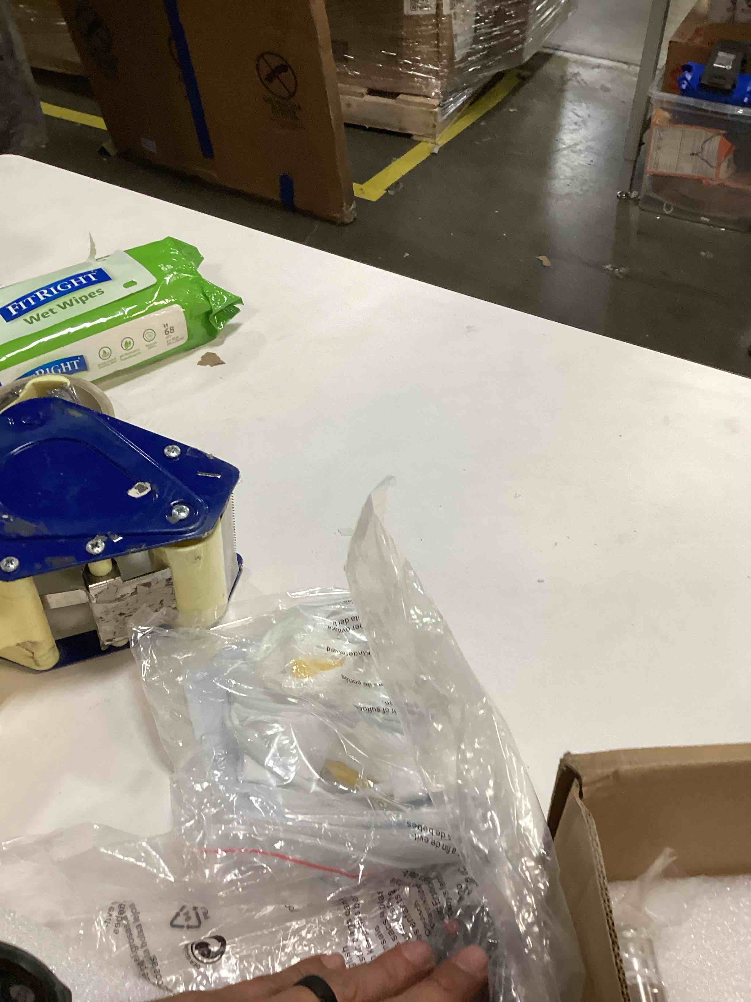 https://s3.amazonaws.com/lotting-images-prod/bidfta/BRN2539064_1753290561499.jpeg