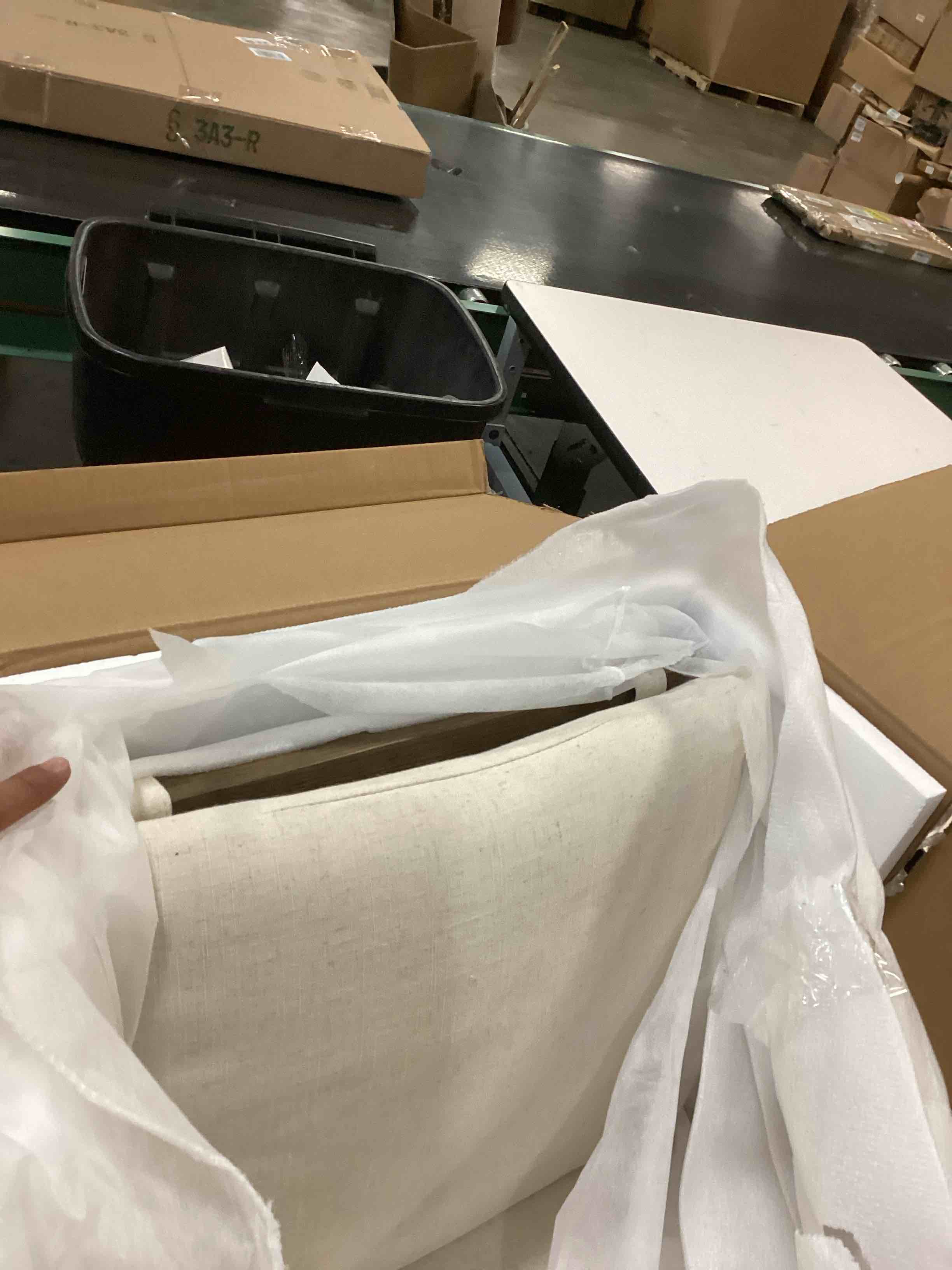 https://s3.amazonaws.com/lotting-images-prod/bidfta/BRN2539072_1753292664228.jpeg