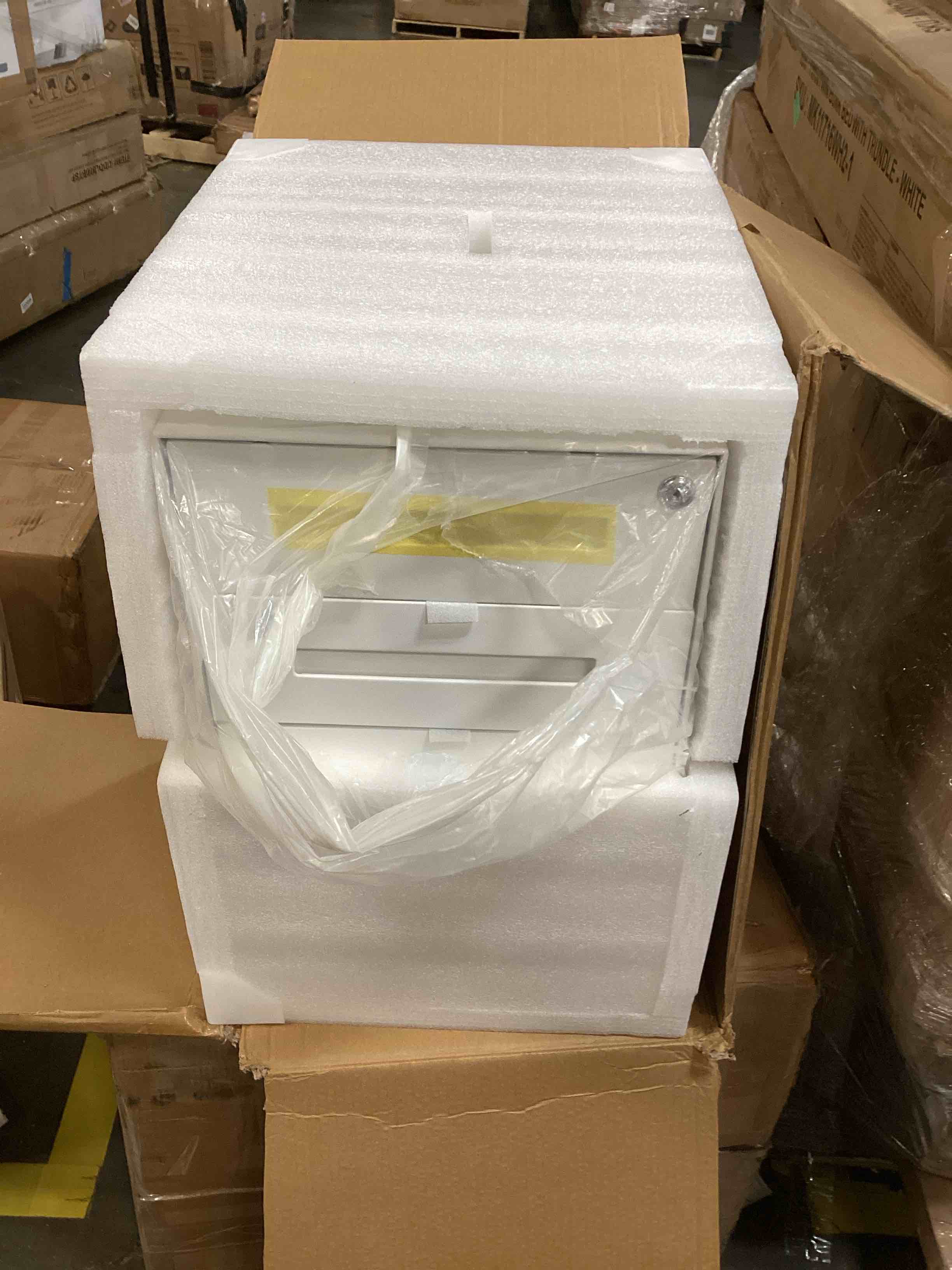 https://s3.amazonaws.com/lotting-images-prod/bidfta/BRN2539090_1753357435352.jpeg