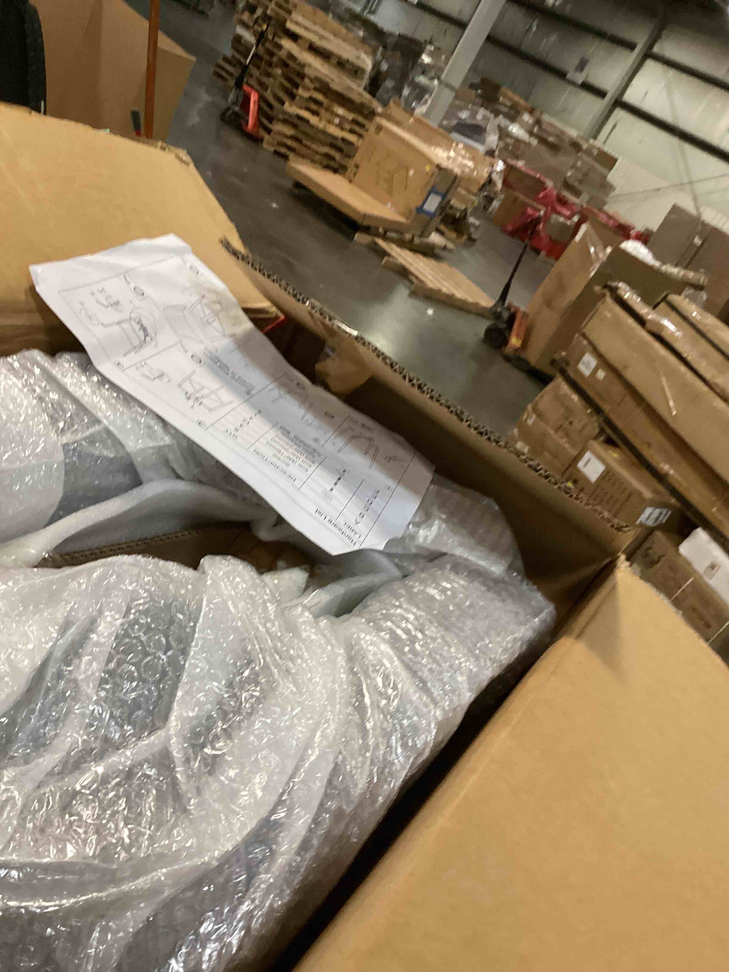 https://s3.amazonaws.com/lotting-images-prod/bidfta/BRN2539132_1753375830123.jpeg