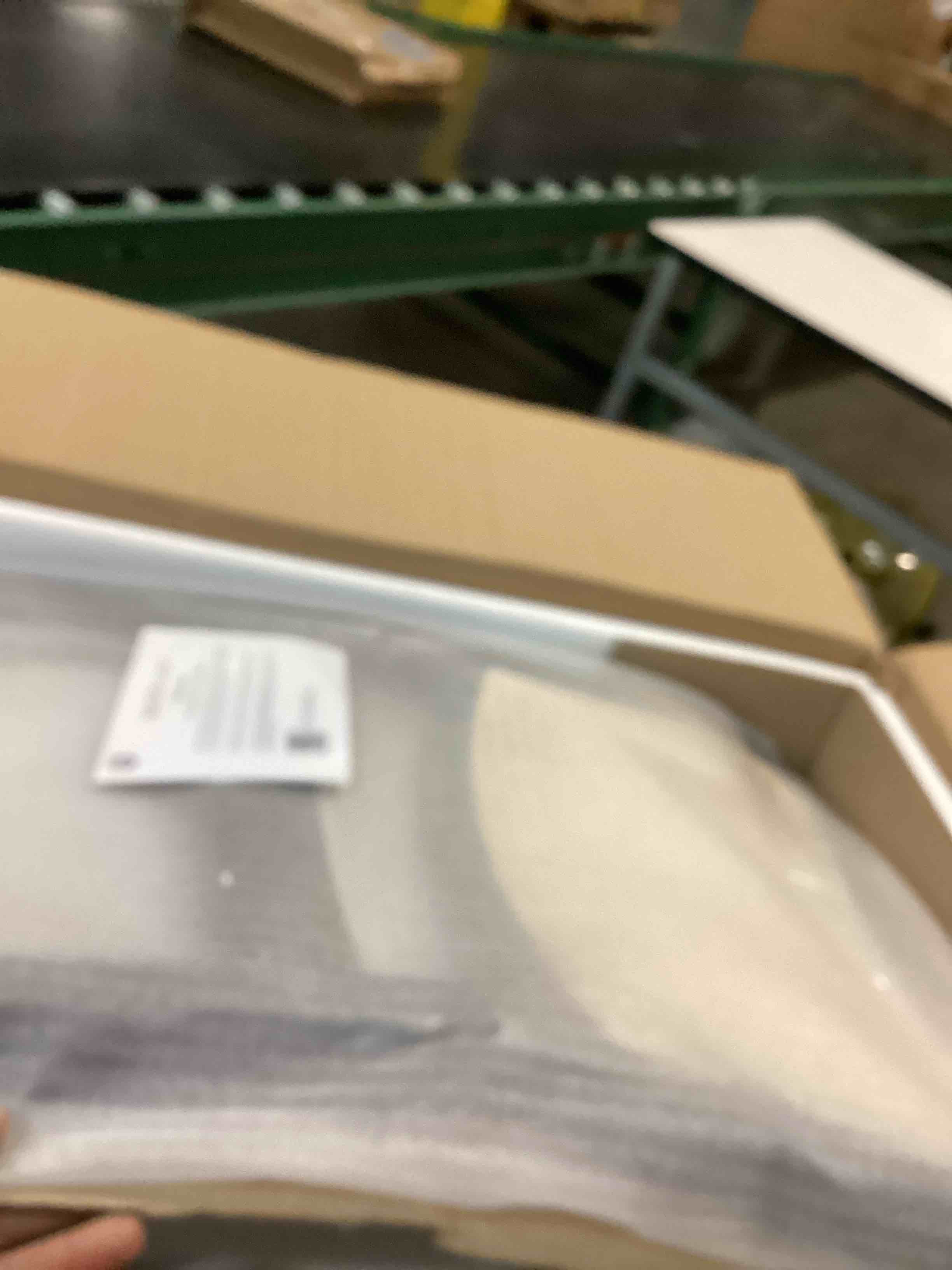 https://s3.amazonaws.com/lotting-images-prod/bidfta/BRN2539376_1753876129374.jpeg