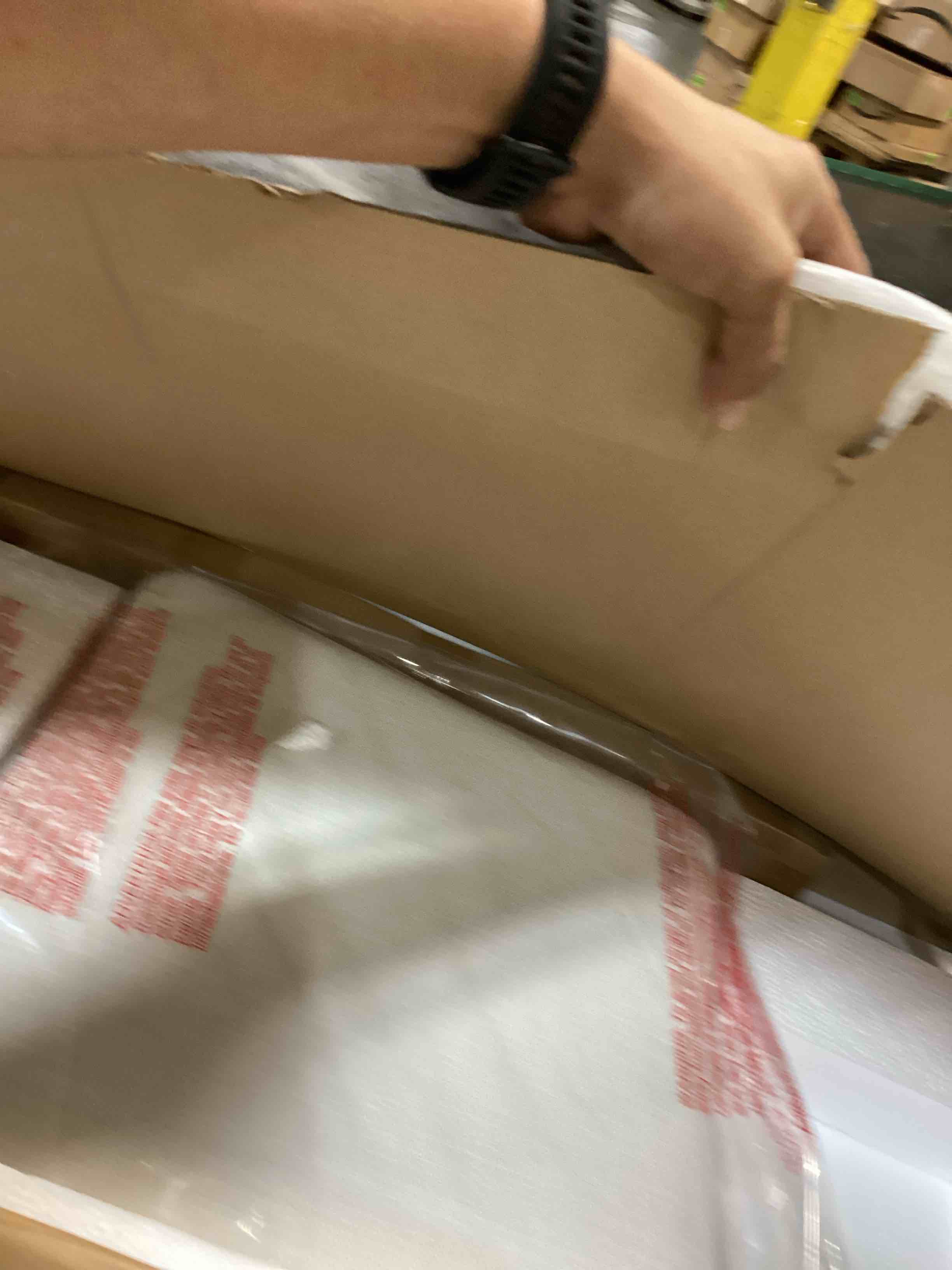 https://s3.amazonaws.com/lotting-images-prod/bidfta/BRN2539376_1753876139044.jpeg