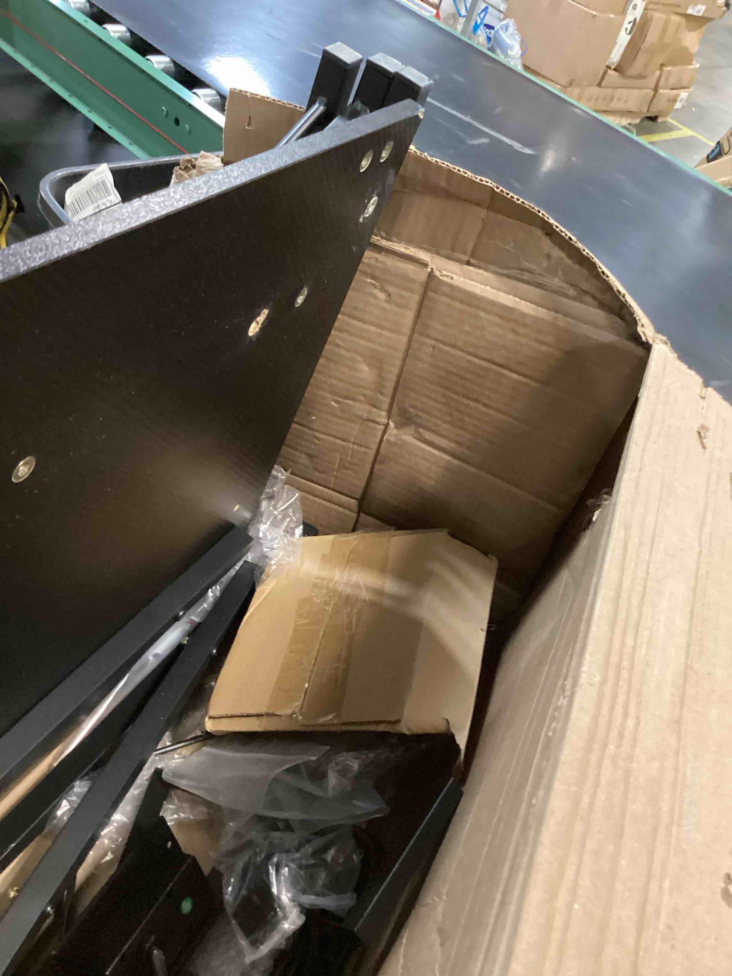 https://s3.amazonaws.com/lotting-images-prod/bidfta/BRN2539492_1753973949489.jpeg