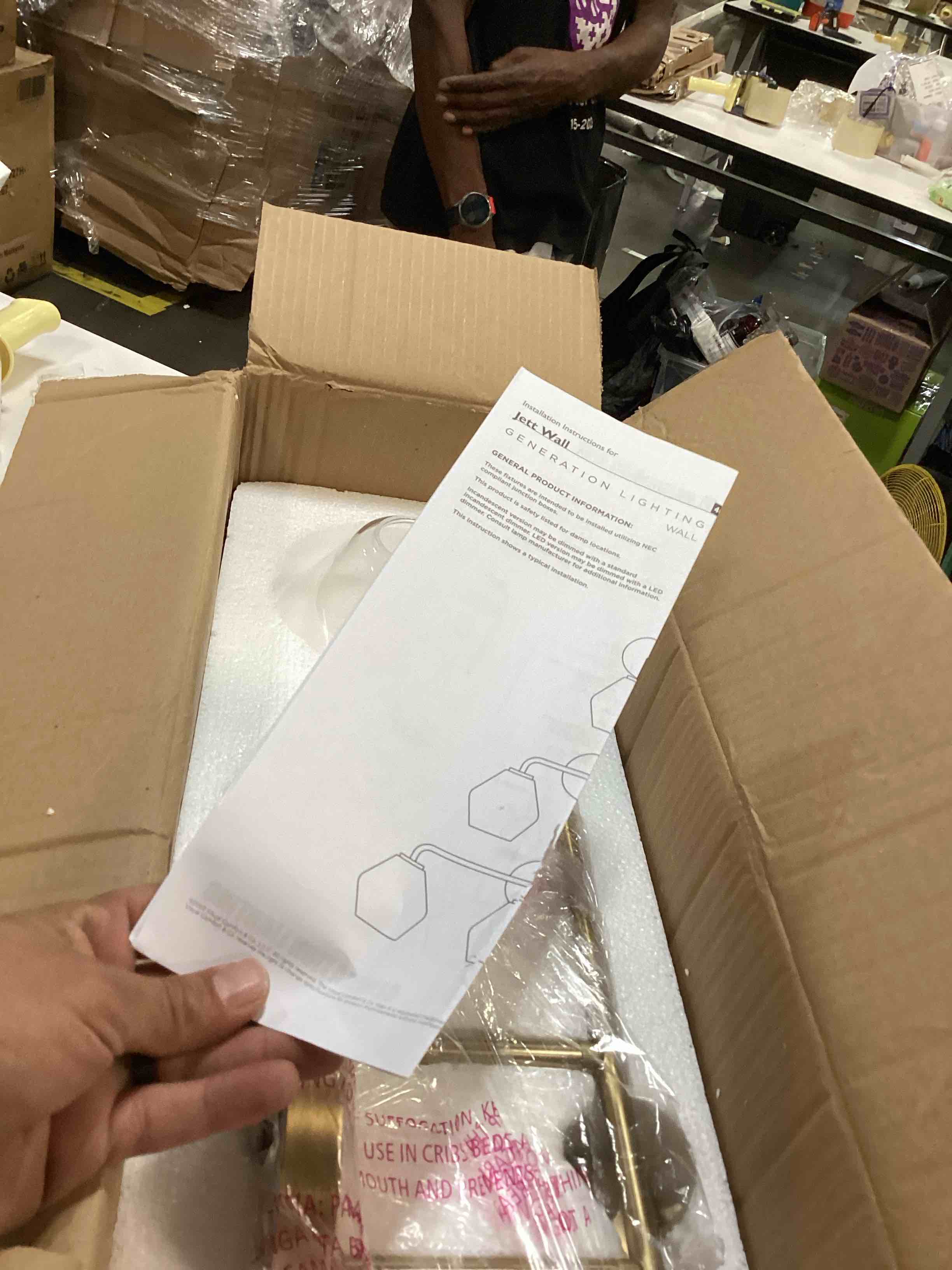 https://s3.amazonaws.com/lotting-images-prod/bidfta/BRN2539575_1754404643368.jpeg