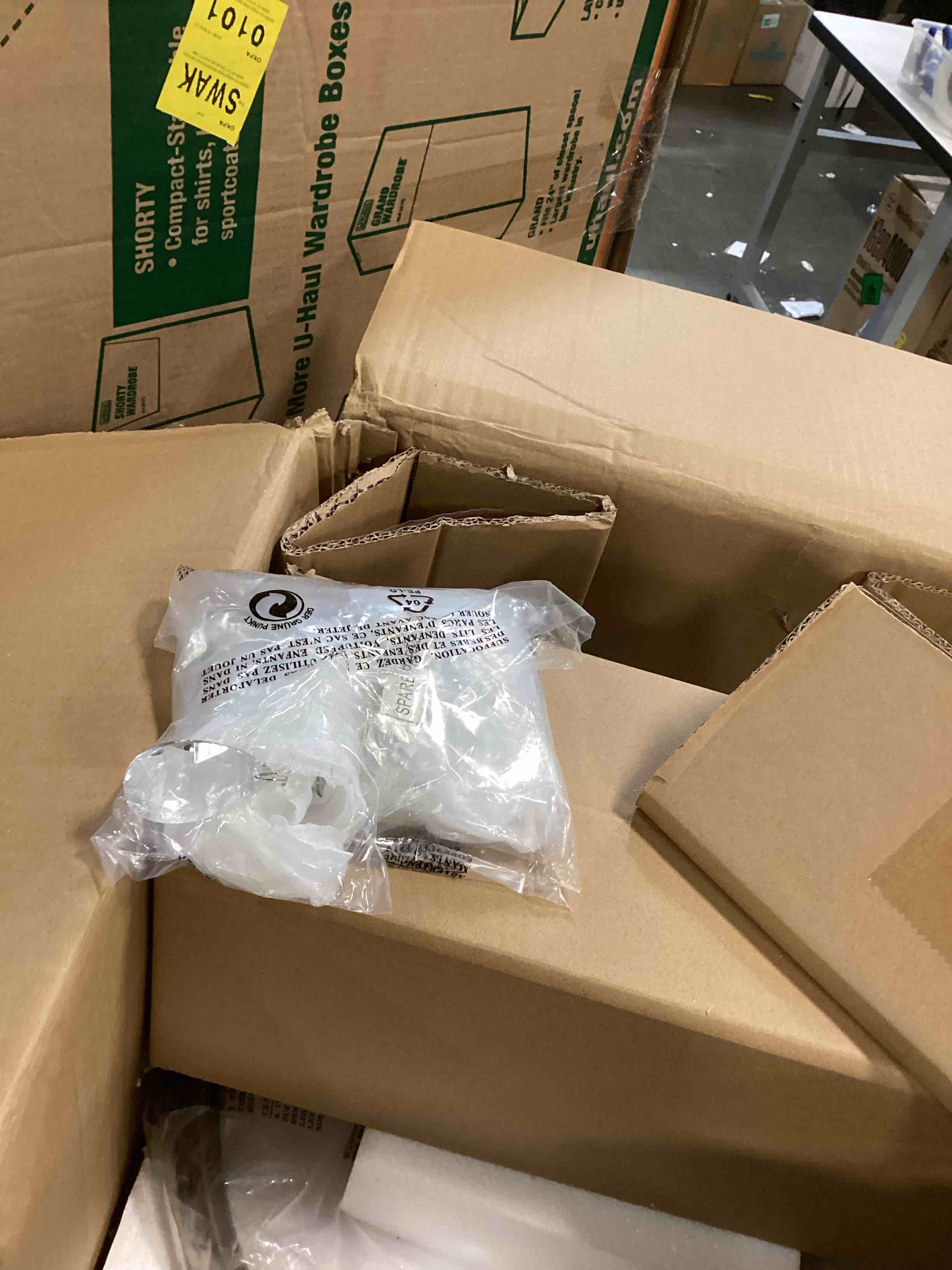https://s3.amazonaws.com/lotting-images-prod/bidfta/BRN2539670_1754490689018.jpeg