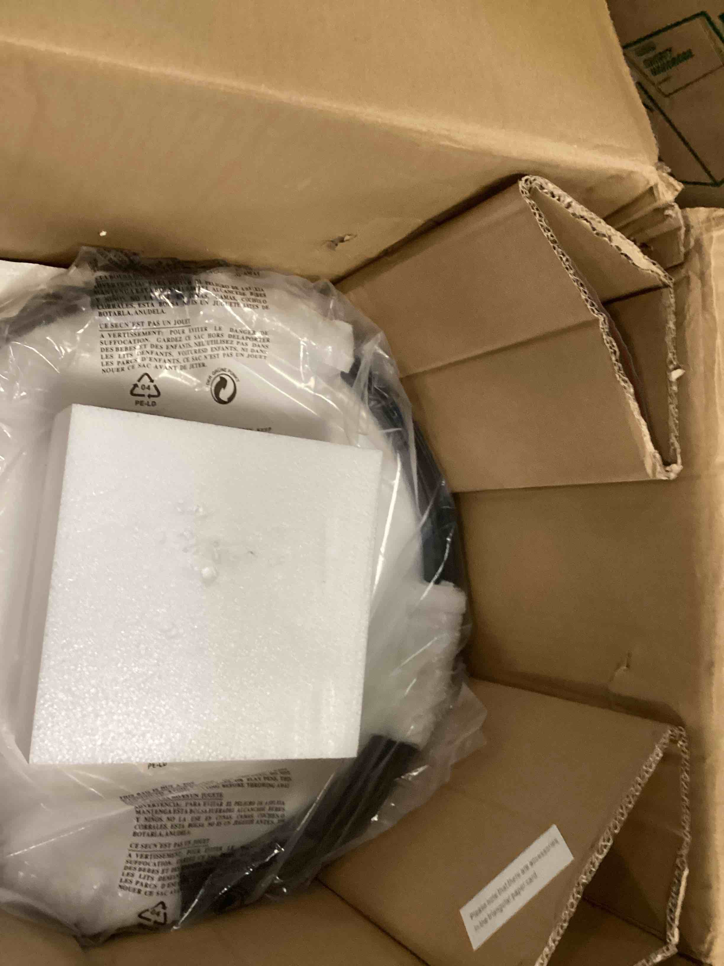 https://s3.amazonaws.com/lotting-images-prod/bidfta/BRN2539670_1754490710913.jpeg