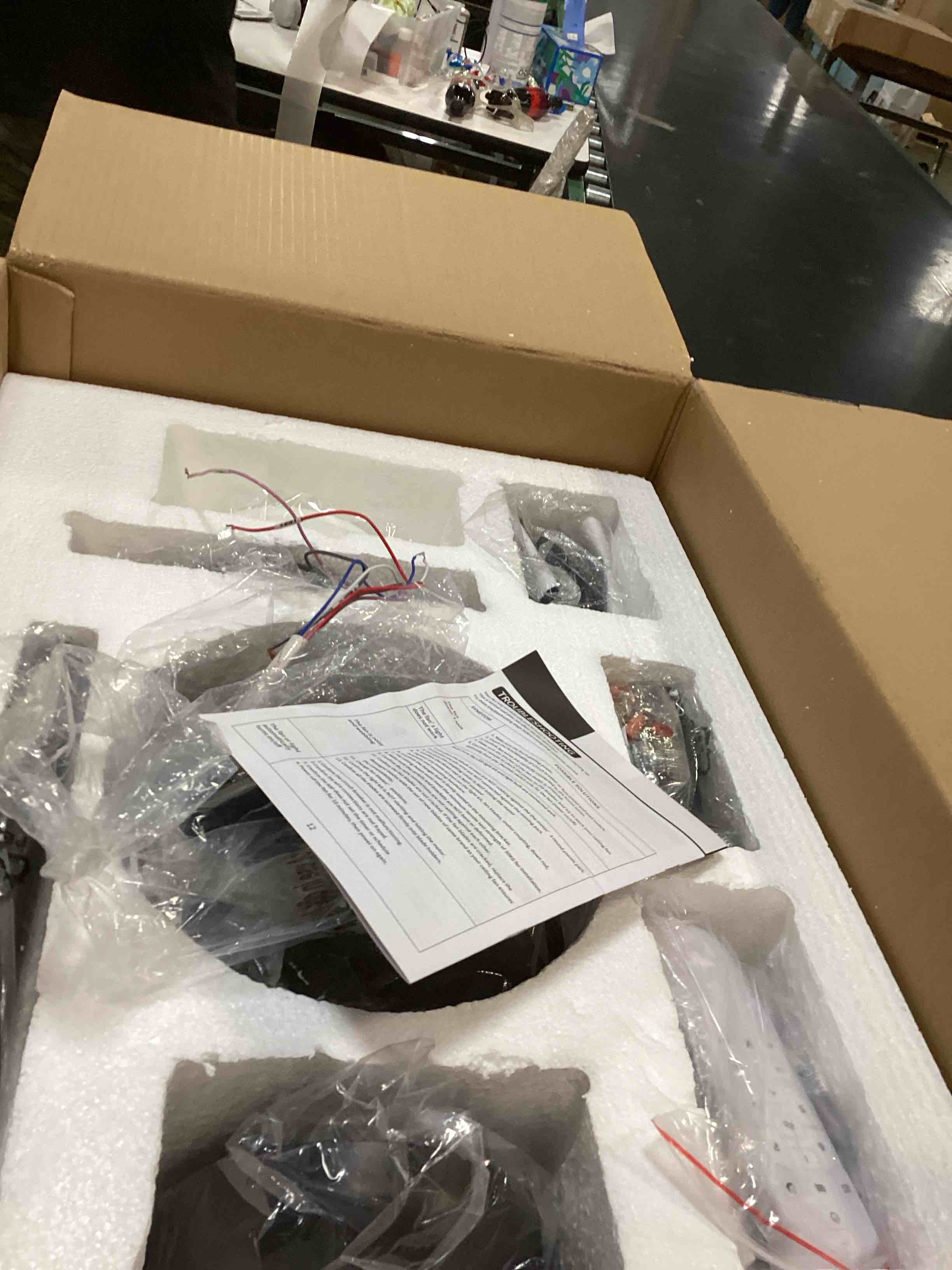 https://s3.amazonaws.com/lotting-images-prod/bidfta/BRN2539812_1754654575000.jpeg