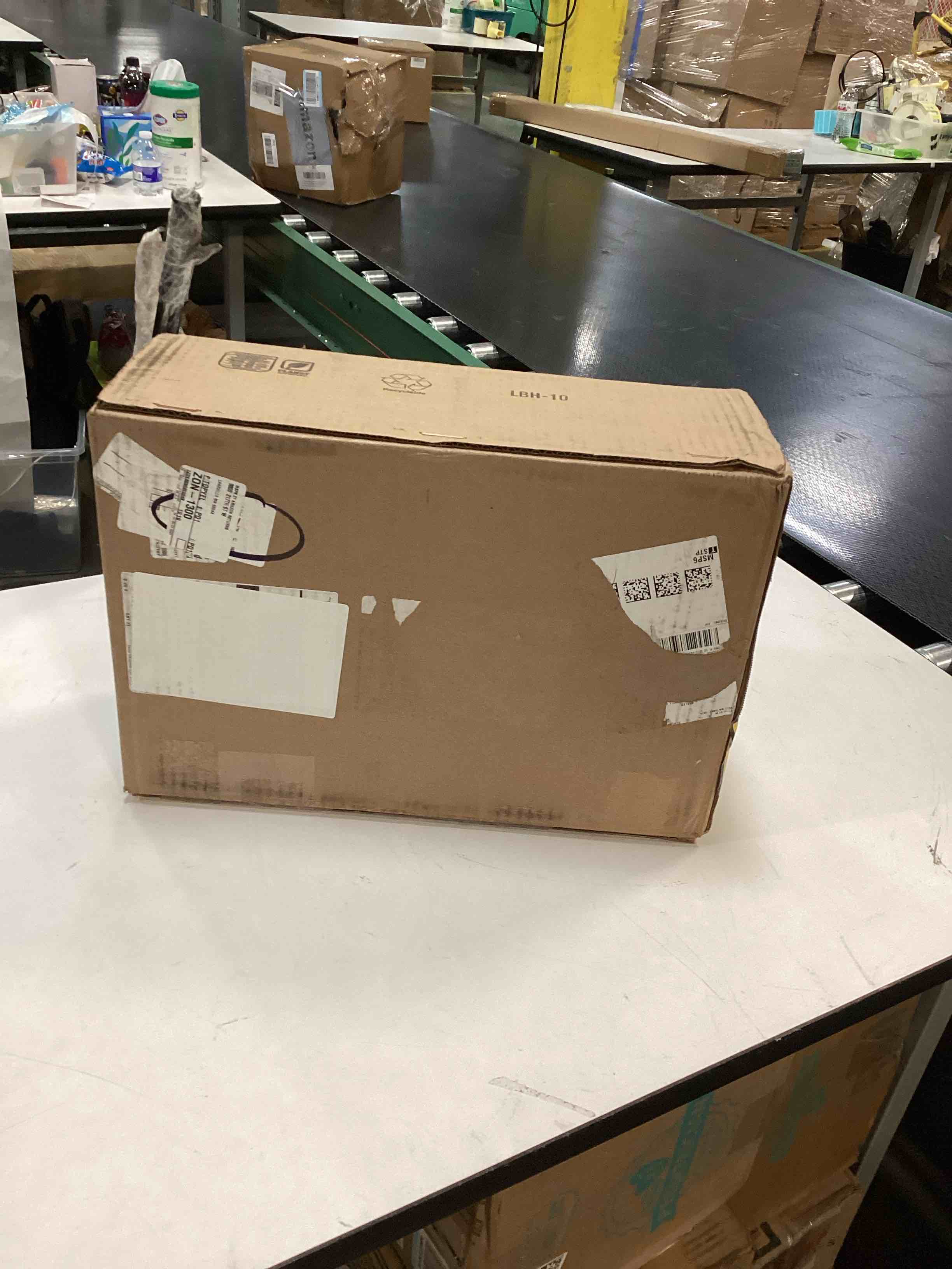 https://s3.amazonaws.com/lotting-images-prod/bidfta/BRN2539910_1754740053295.jpeg