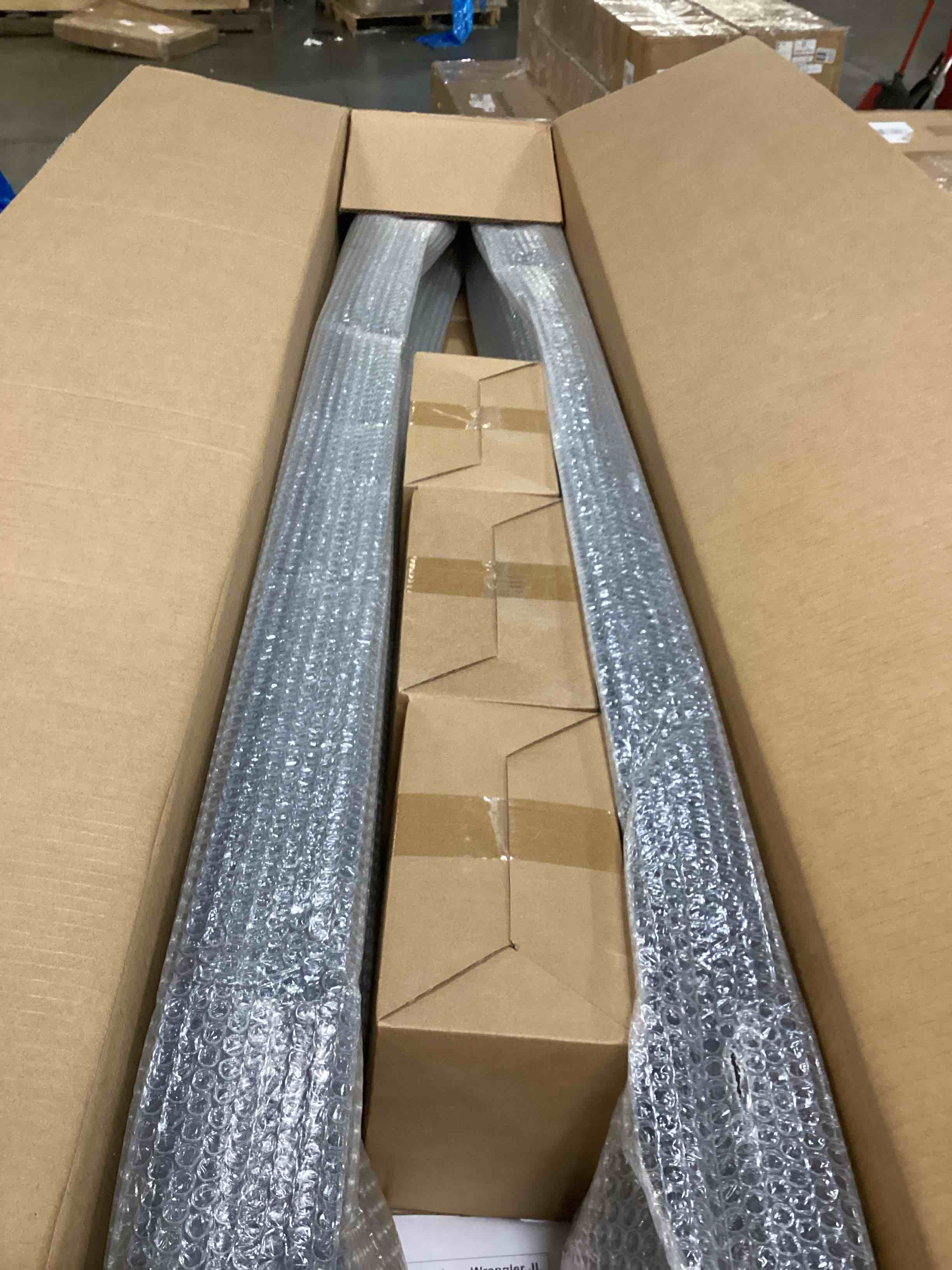 https://s3.amazonaws.com/lotting-images-prod/bidfta/BRN2539941_1754747509925.jpeg