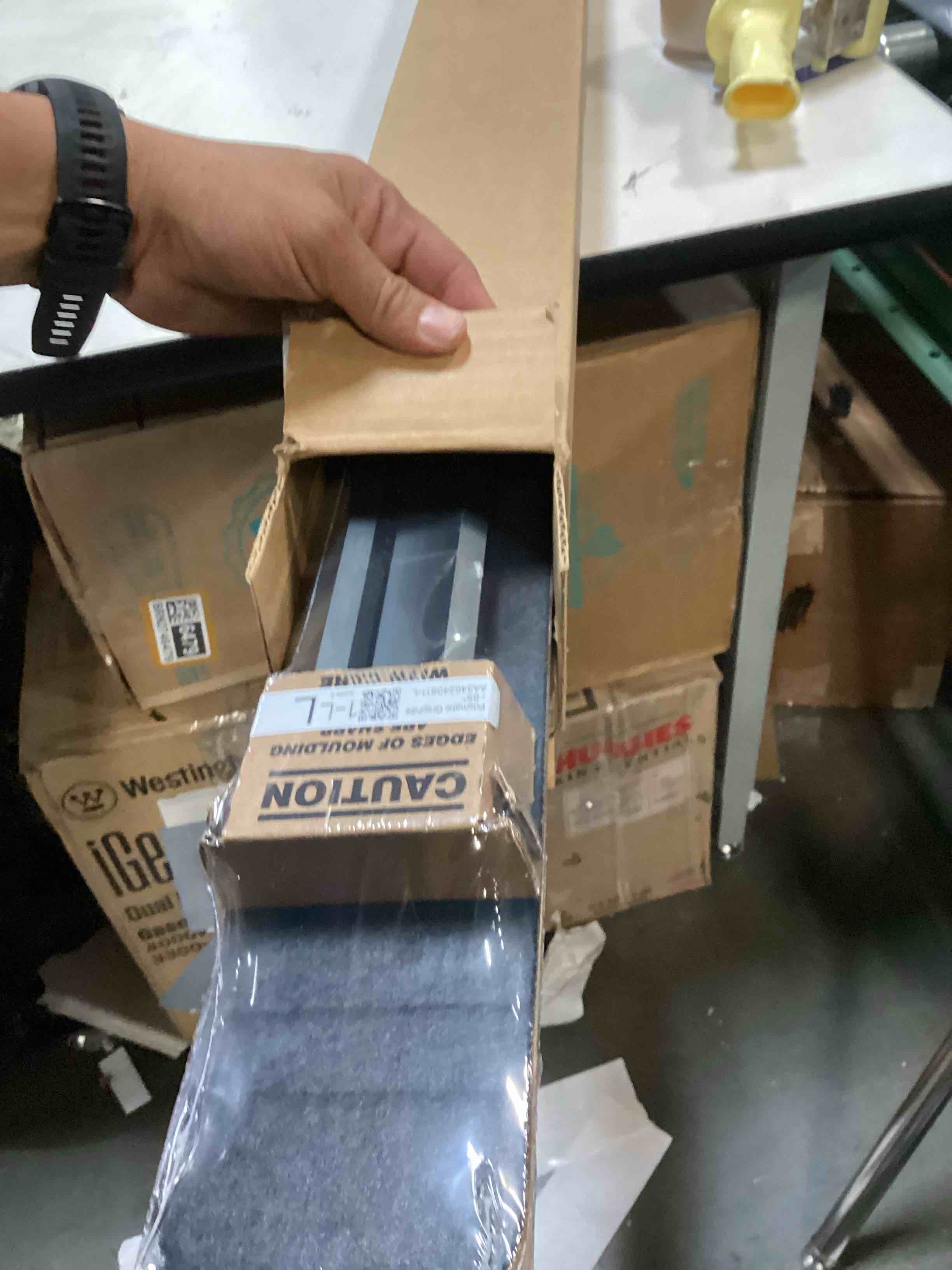 https://s3.amazonaws.com/lotting-images-prod/bidfta/BRN2539952_1754750671155.jpeg