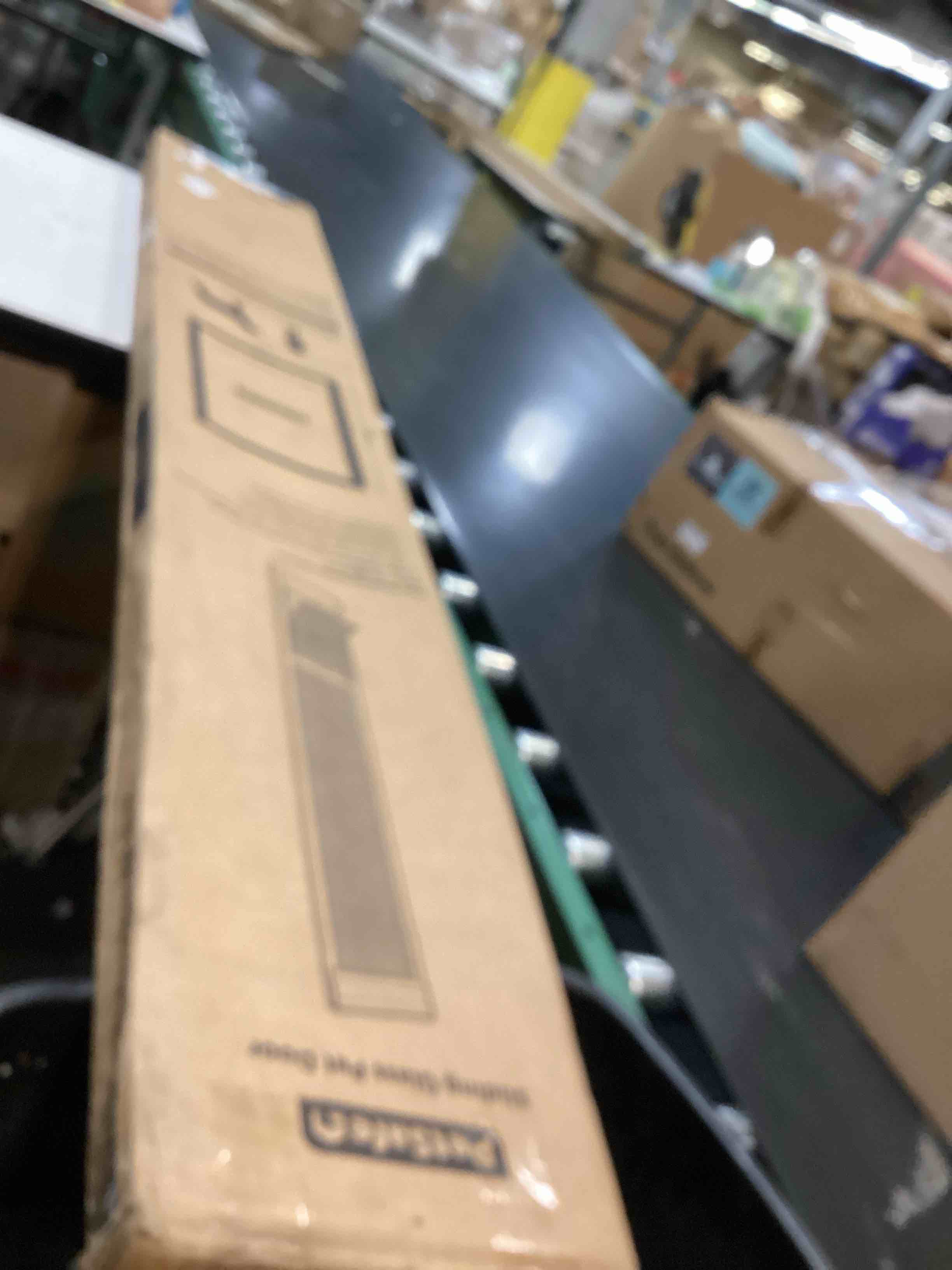 https://s3.amazonaws.com/lotting-images-prod/bidfta/BRN2539984_1754761918502.jpeg