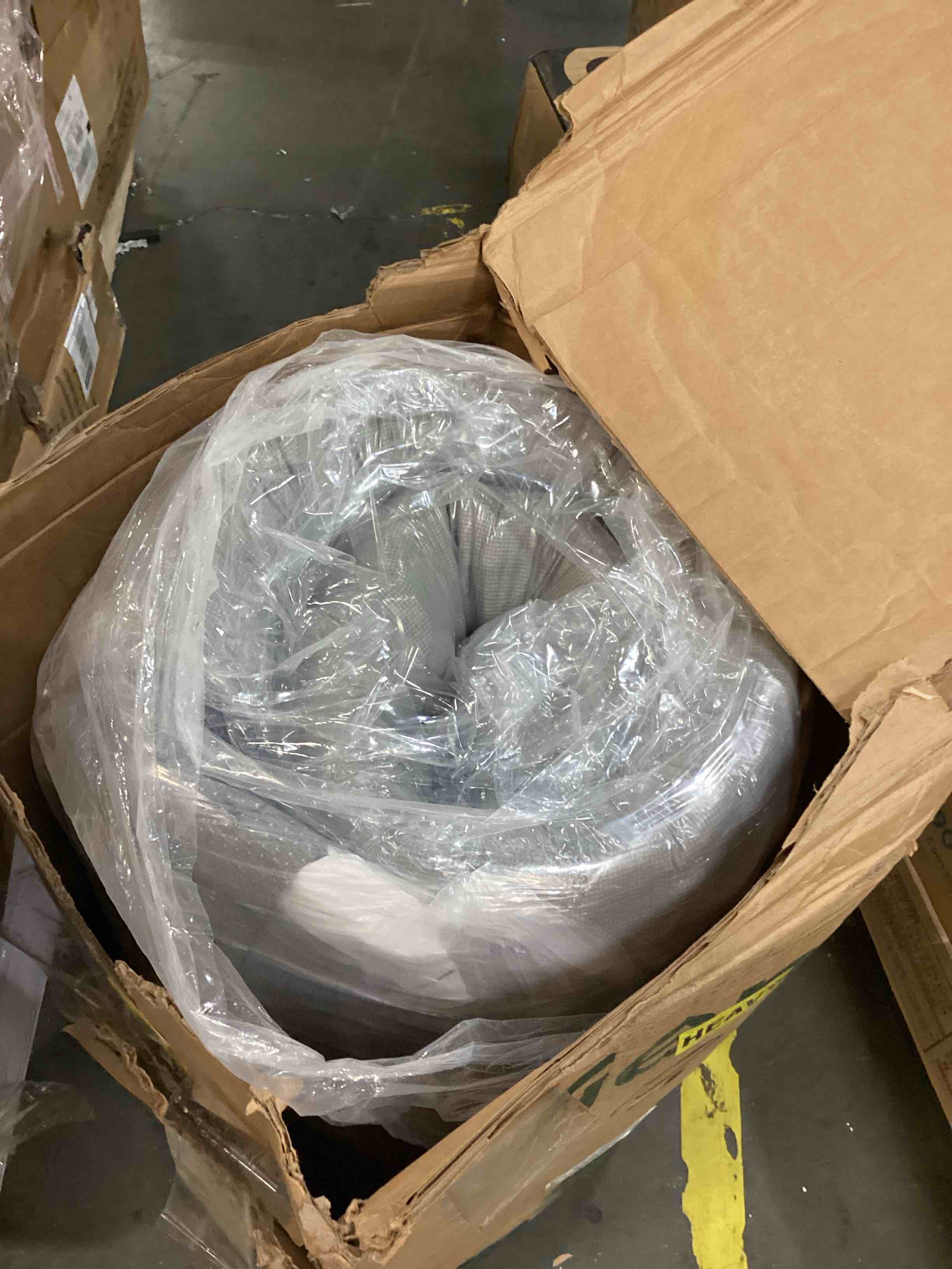https://s3.amazonaws.com/lotting-images-prod/bidfta/BRN2539995_1754910431985.jpeg
