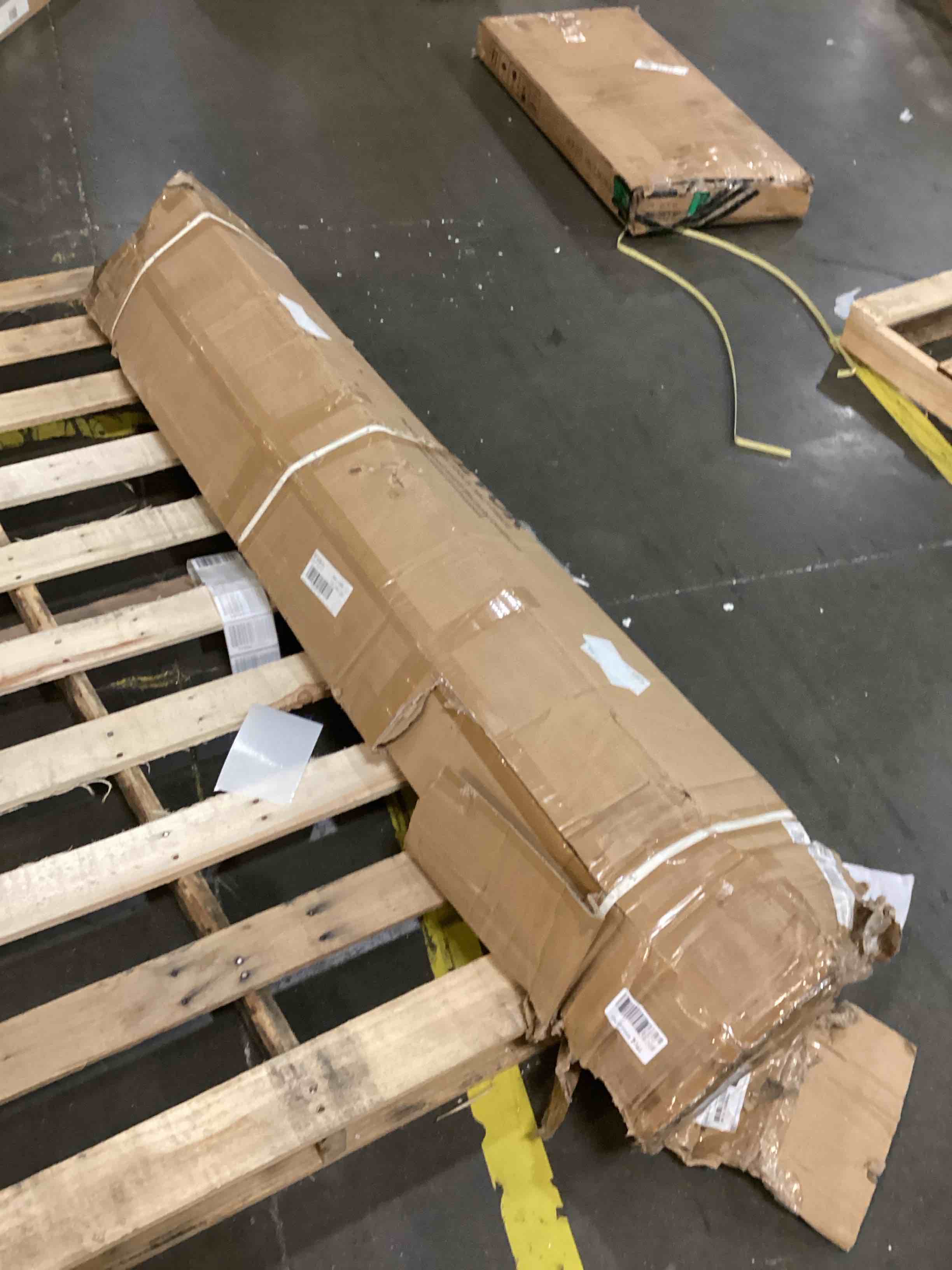 https://s3.amazonaws.com/lotting-images-prod/bidfta/BRN2539999_1754910987151.jpeg