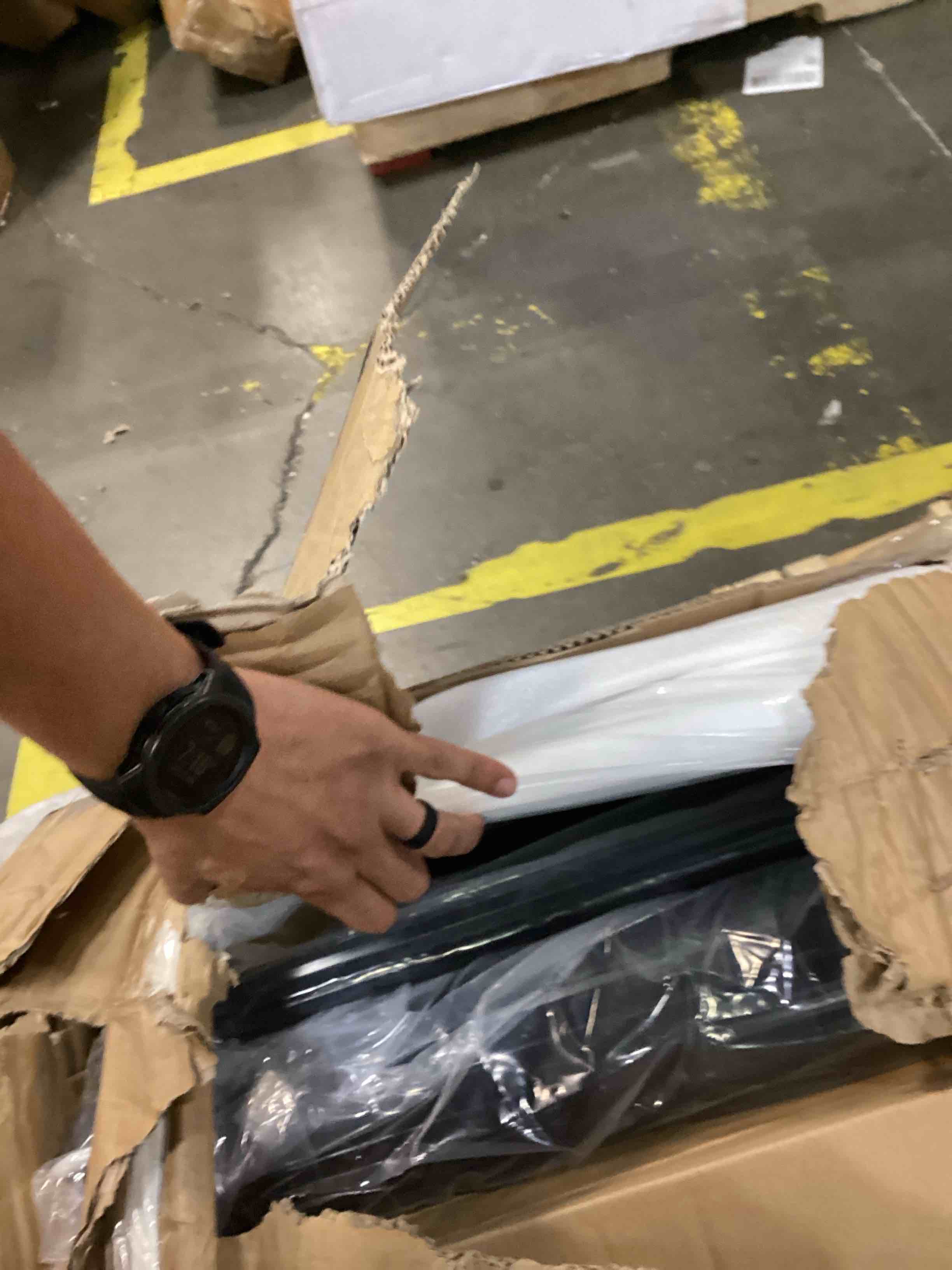 https://s3.amazonaws.com/lotting-images-prod/bidfta/BRN2539999_1754911017339.jpeg