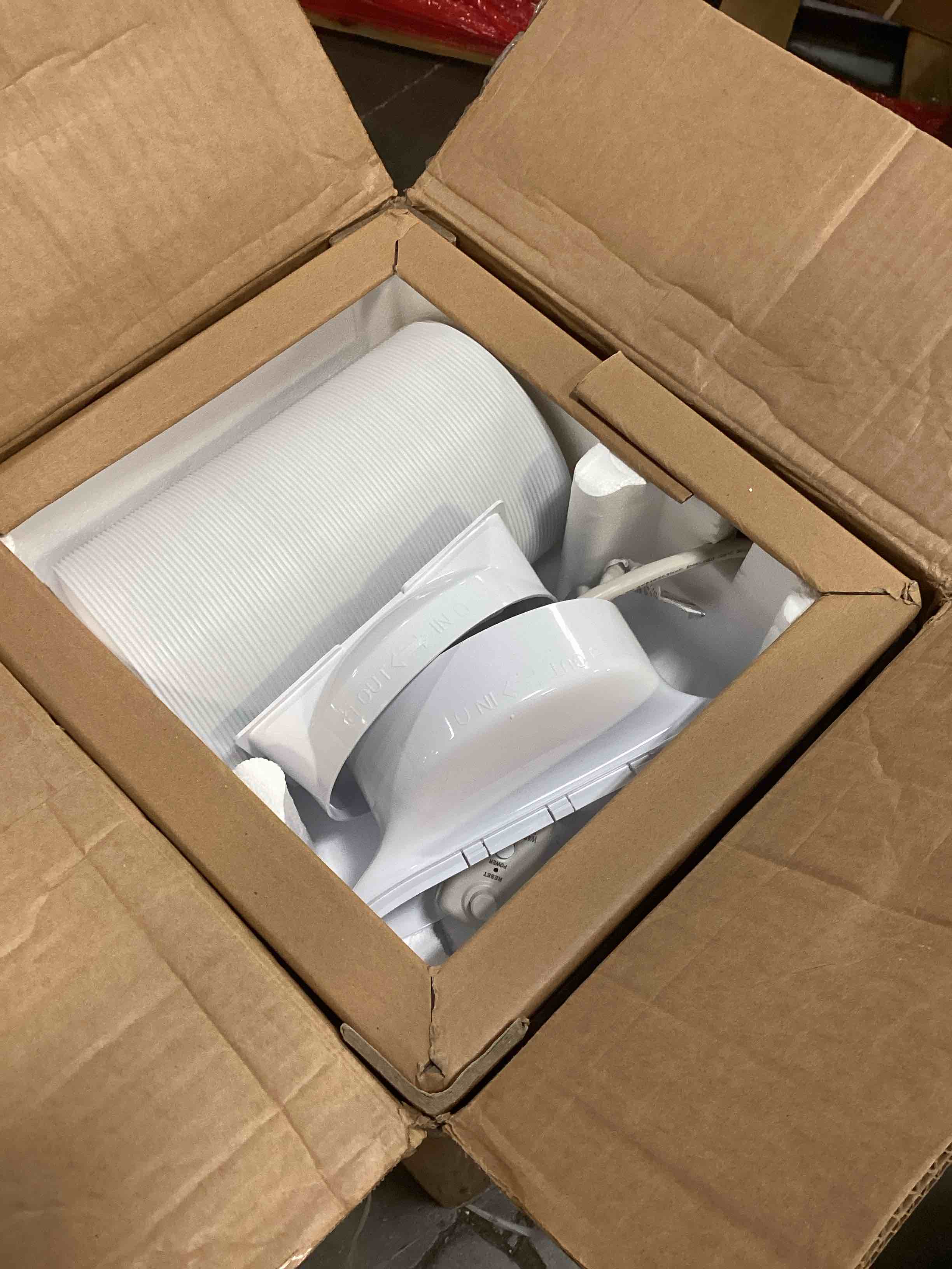 https://s3.amazonaws.com/lotting-images-prod/bidfta/BRN2540010_1754912874766.jpeg