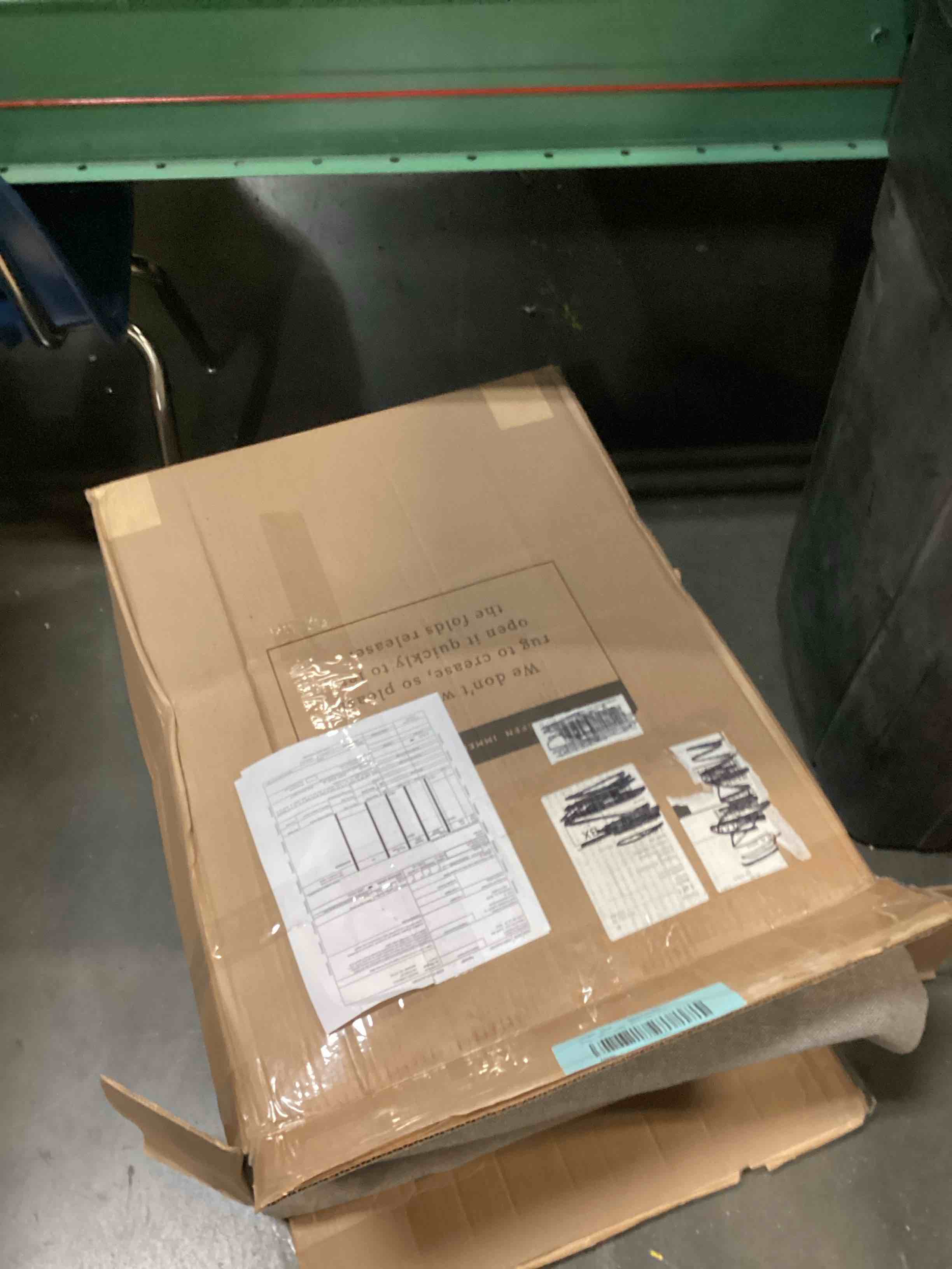 https://s3.amazonaws.com/lotting-images-prod/bidfta/BRN2540015_1754915613298.jpeg