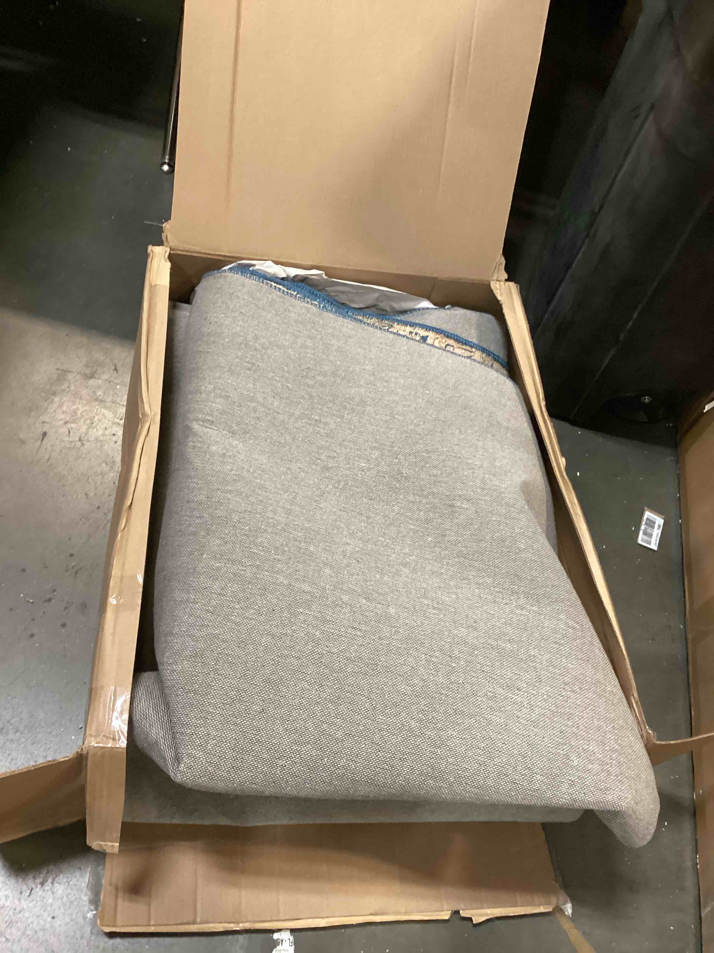 https://s3.amazonaws.com/lotting-images-prod/bidfta/BRN2540015_1754915648805.jpeg