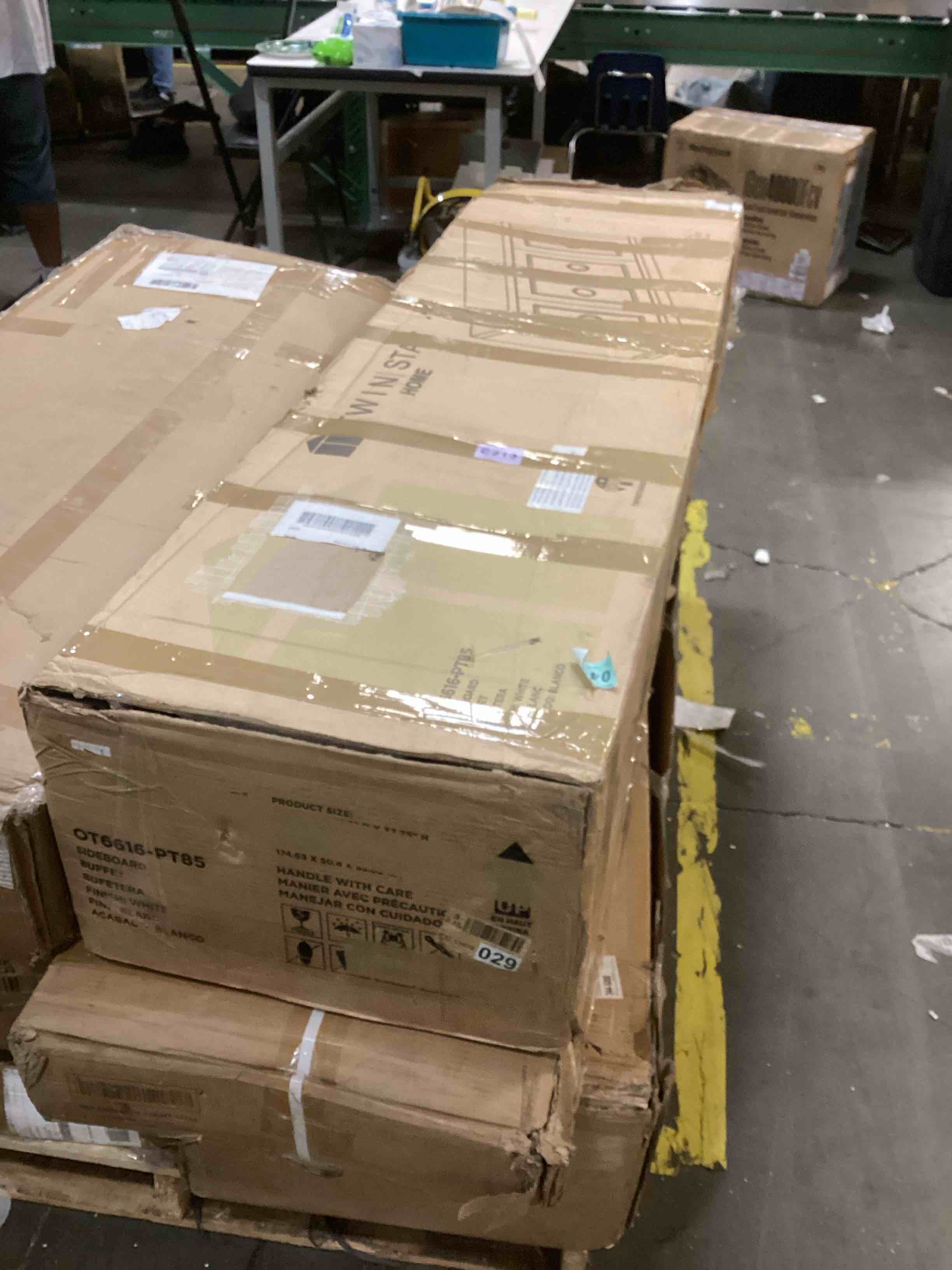 https://s3.amazonaws.com/lotting-images-prod/bidfta/BRN2540166_1755084706663.jpeg