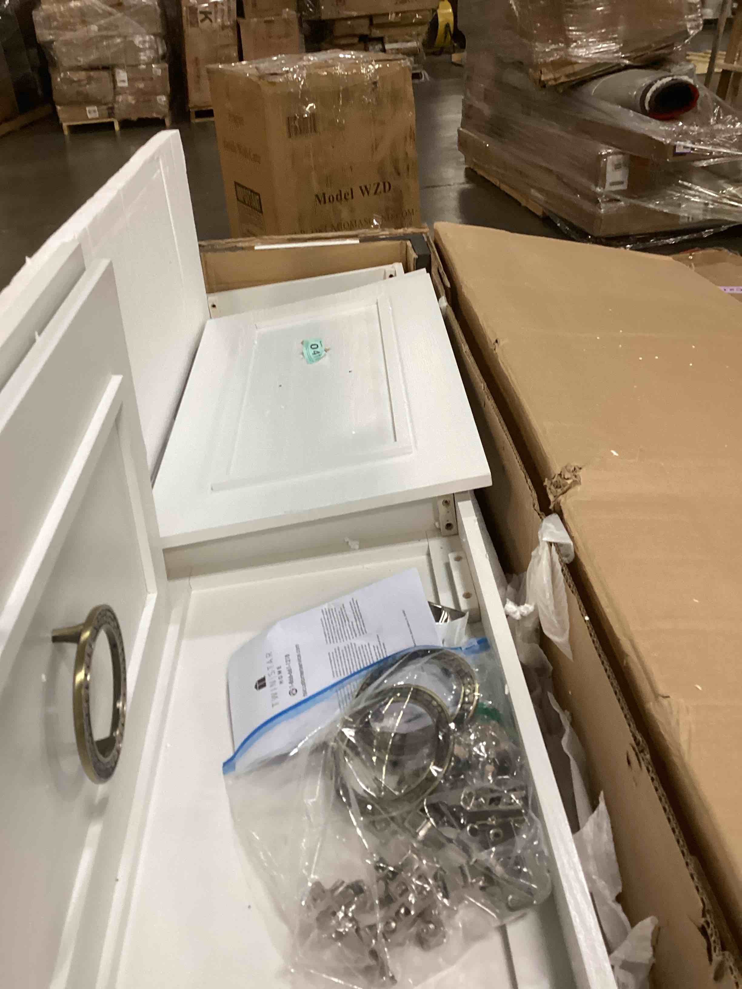 https://s3.amazonaws.com/lotting-images-prod/bidfta/BRN2540166_1755084746143.jpeg