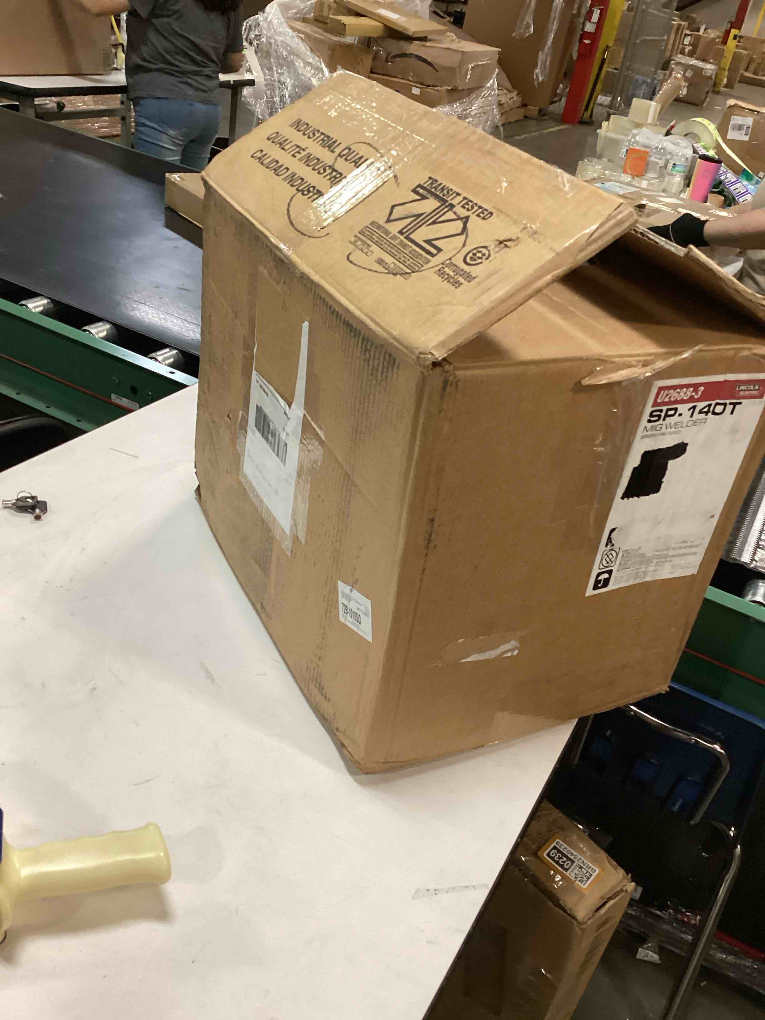 https://s3.amazonaws.com/lotting-images-prod/bidfta/BRN2540242_1755171832160.jpeg
