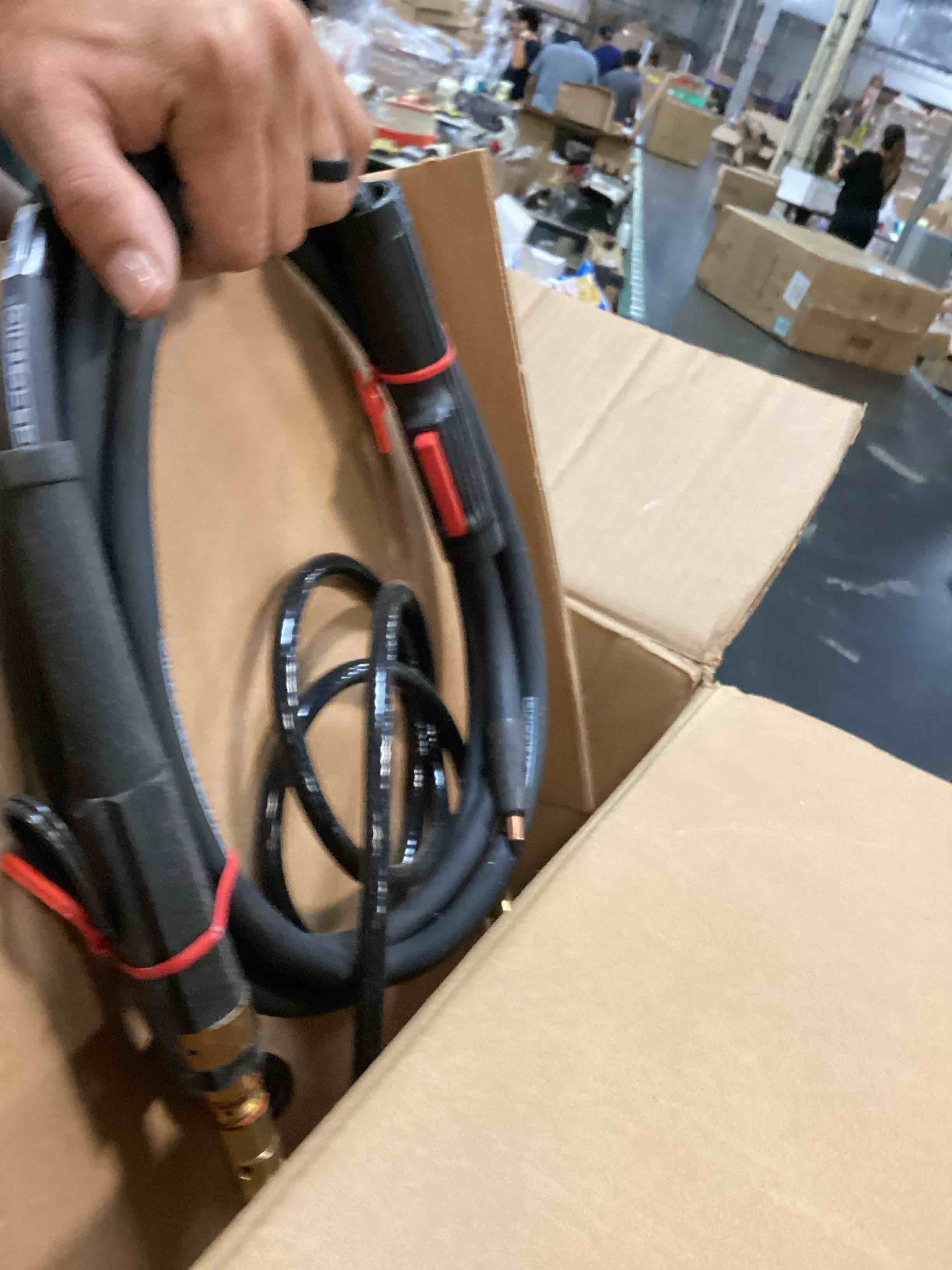 https://s3.amazonaws.com/lotting-images-prod/bidfta/BRN2540242_1755171879712.jpeg