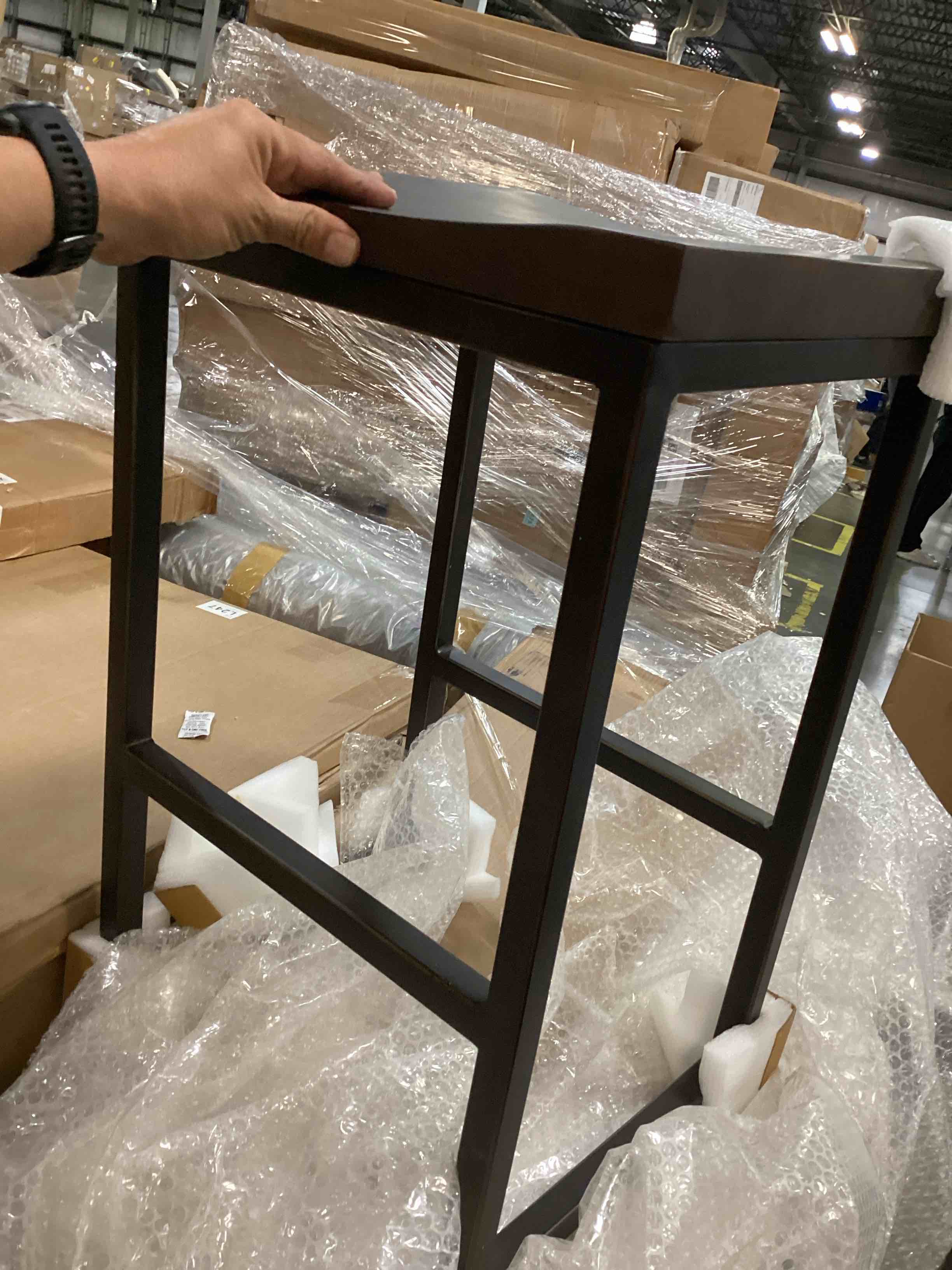 https://s3.amazonaws.com/lotting-images-prod/bidfta/BRN2540268_1755181342834.jpeg