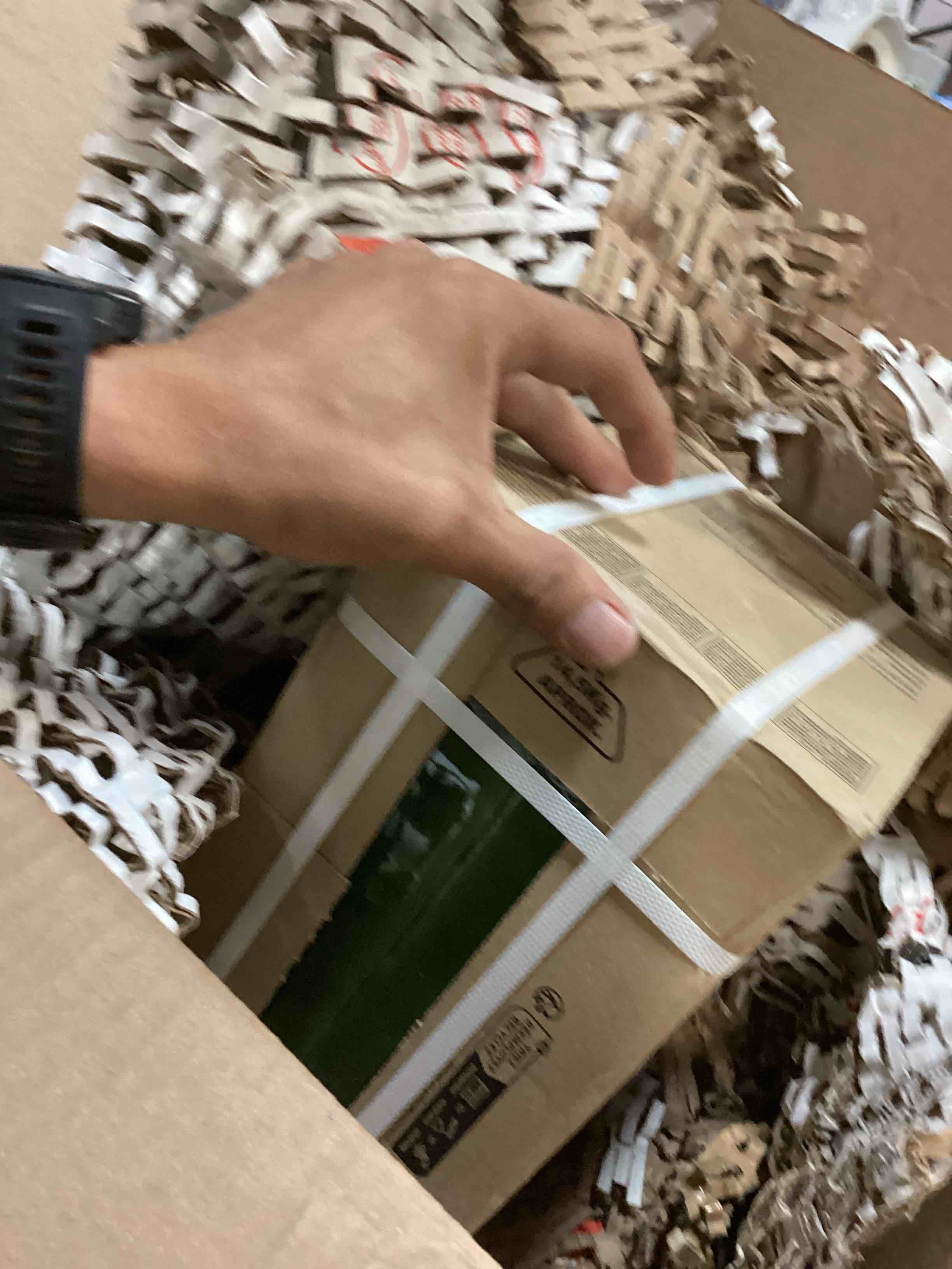 https://s3.amazonaws.com/lotting-images-prod/bidfta/BRN2540337_1755263207721.jpeg