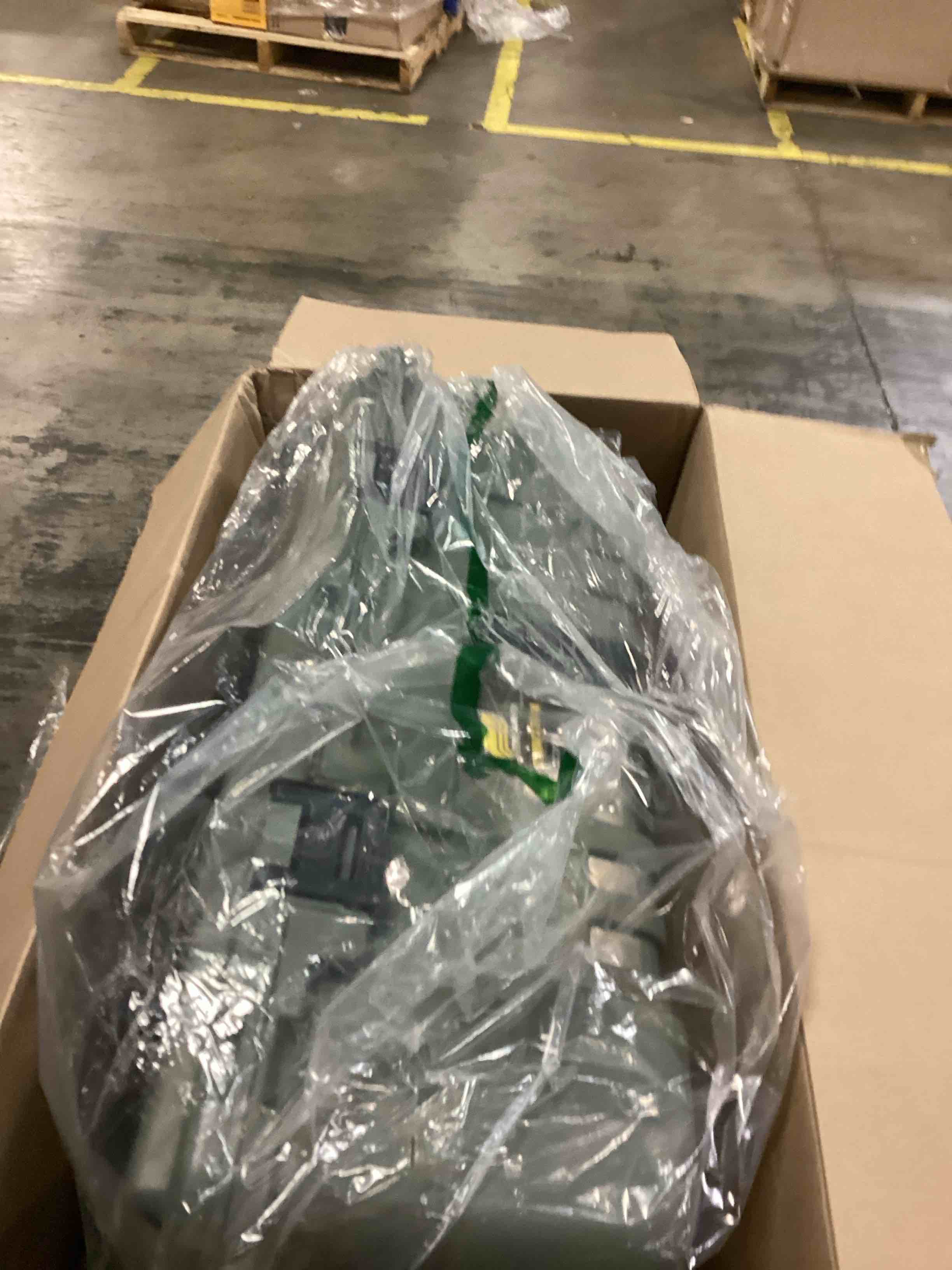 https://s3.amazonaws.com/lotting-images-prod/bidfta/BRN2540345_1755267914024.jpeg
