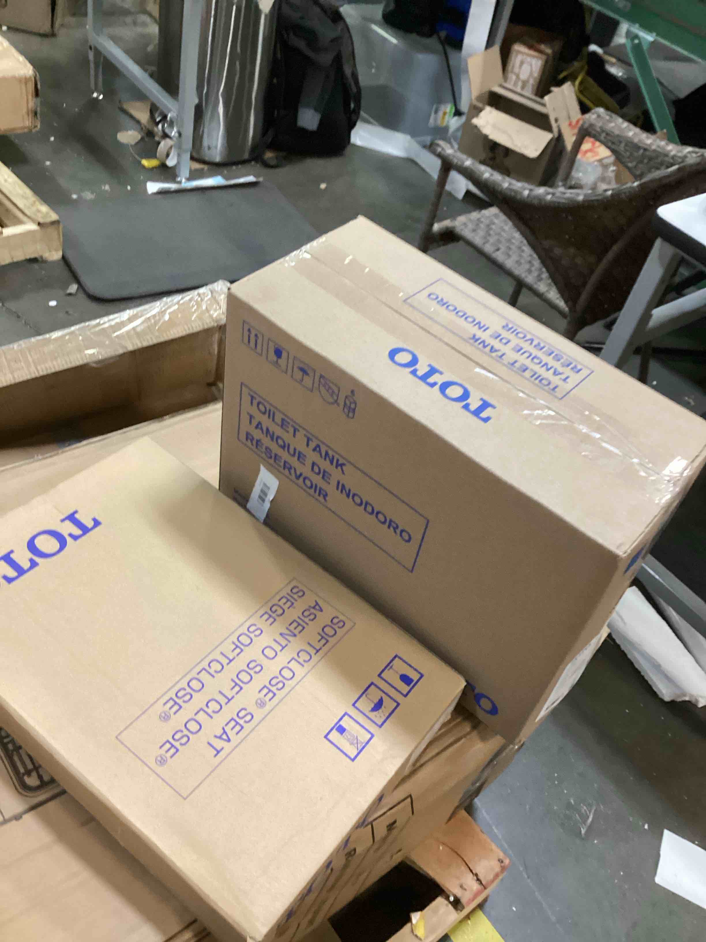 https://s3.amazonaws.com/lotting-images-prod/bidfta/BRN2540442_1756140340208.jpeg