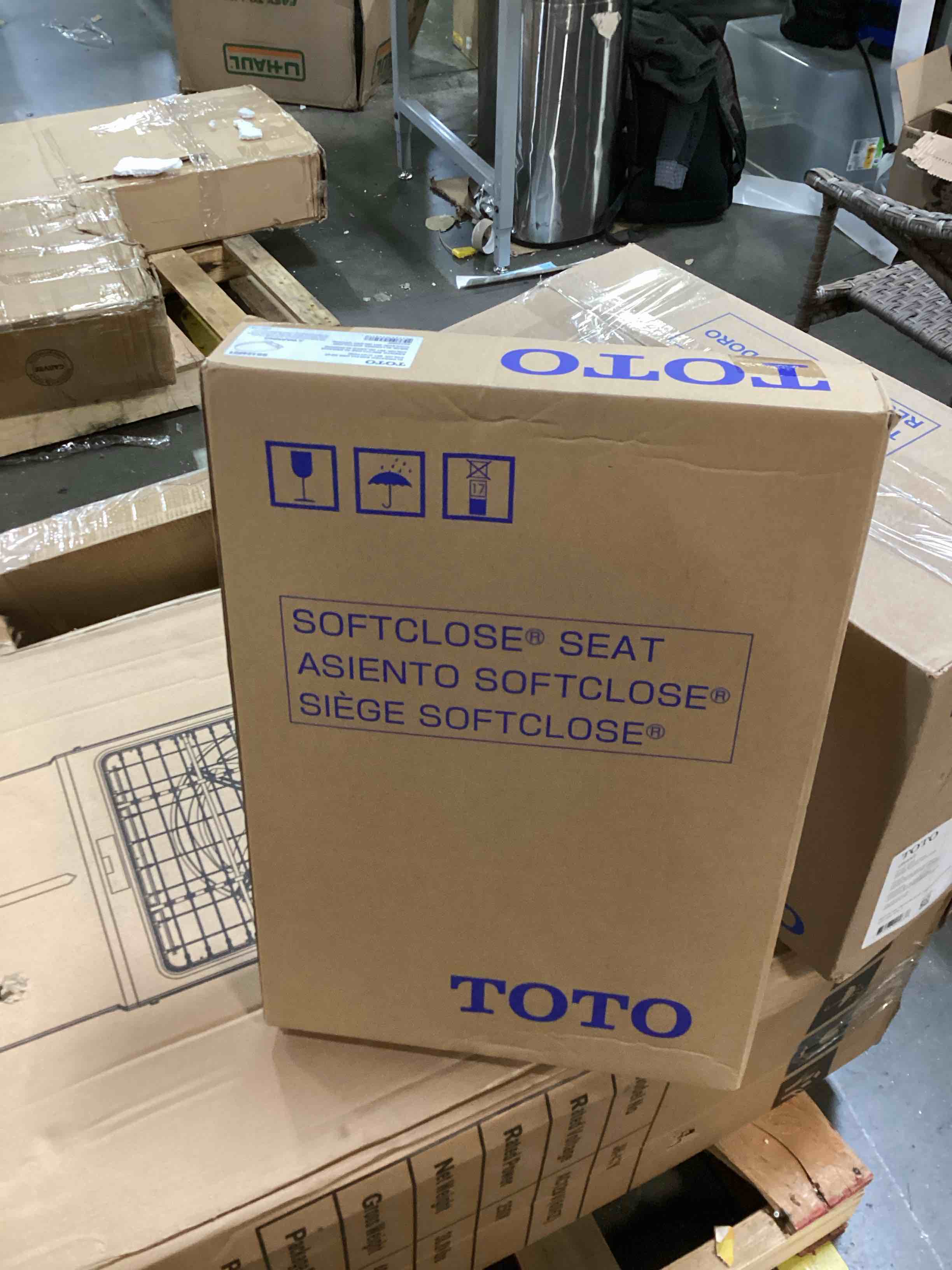 https://s3.amazonaws.com/lotting-images-prod/bidfta/BRN2540442_1756140405799.jpeg