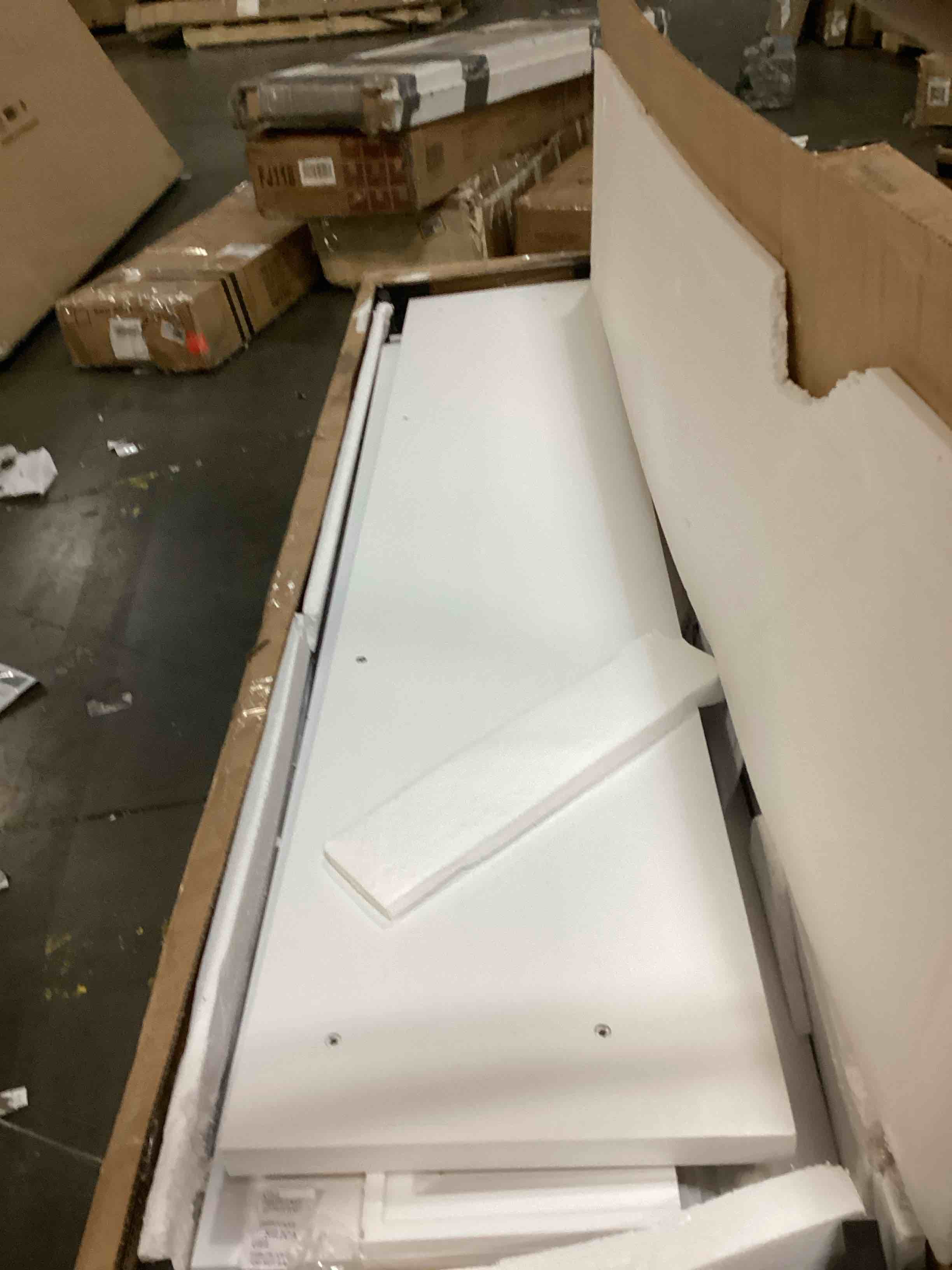 https://s3.amazonaws.com/lotting-images-prod/bidfta/BRN2540562_1756307207294.jpeg