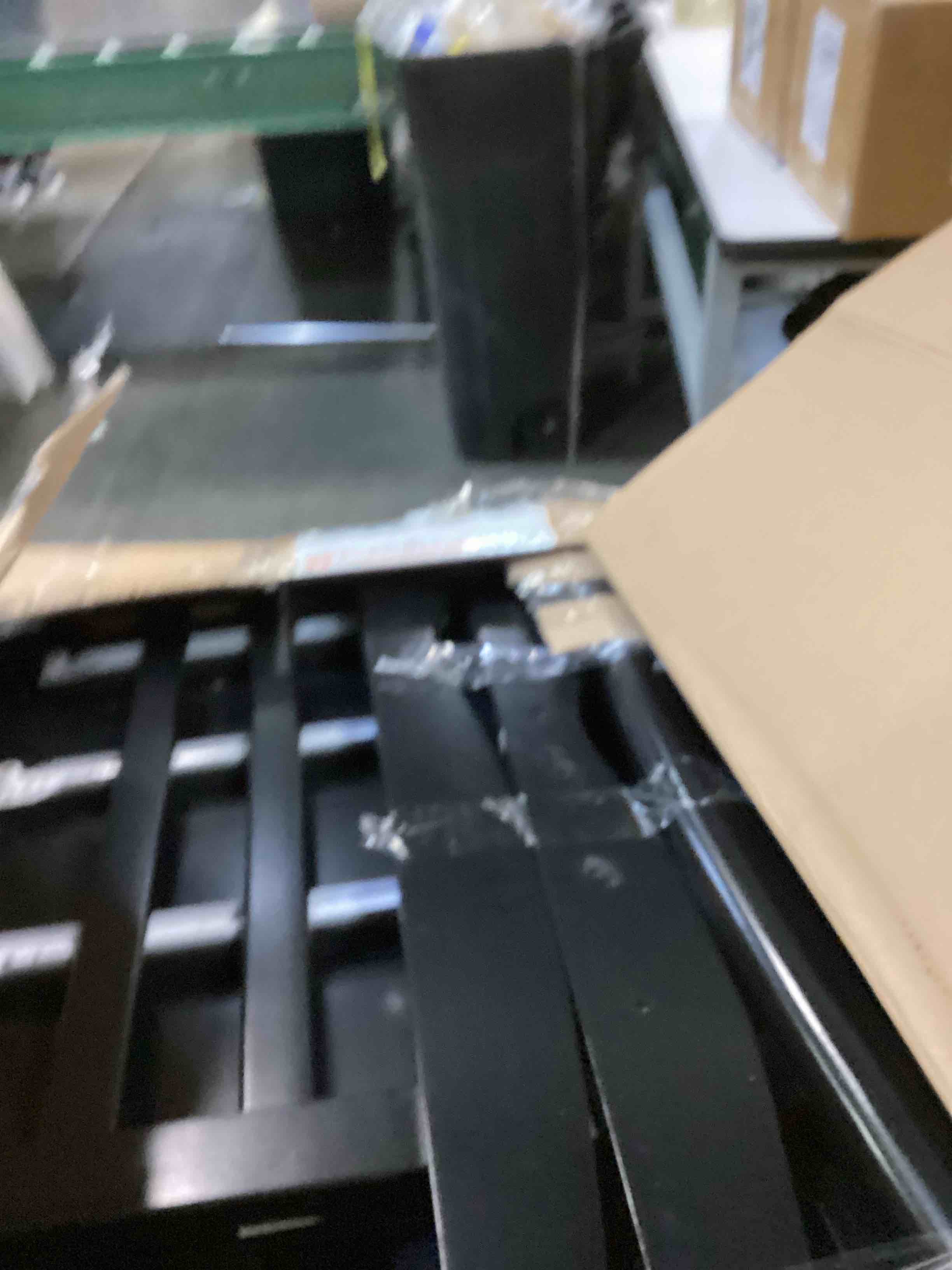 https://s3.amazonaws.com/lotting-images-prod/bidfta/BRN2540575_1756314729702.jpeg