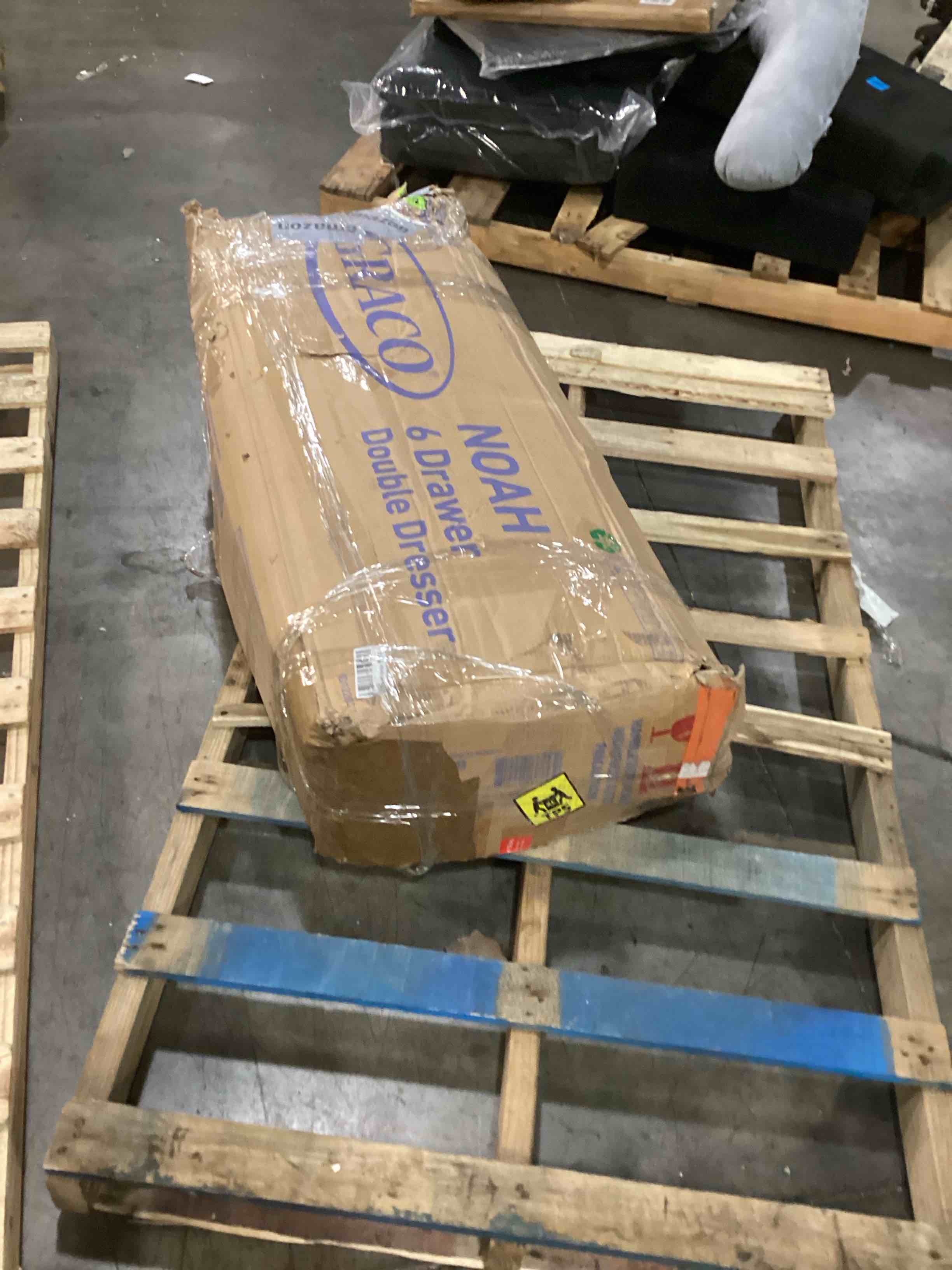 https://s3.amazonaws.com/lotting-images-prod/bidfta/BRN2540728_1756819440767.jpeg