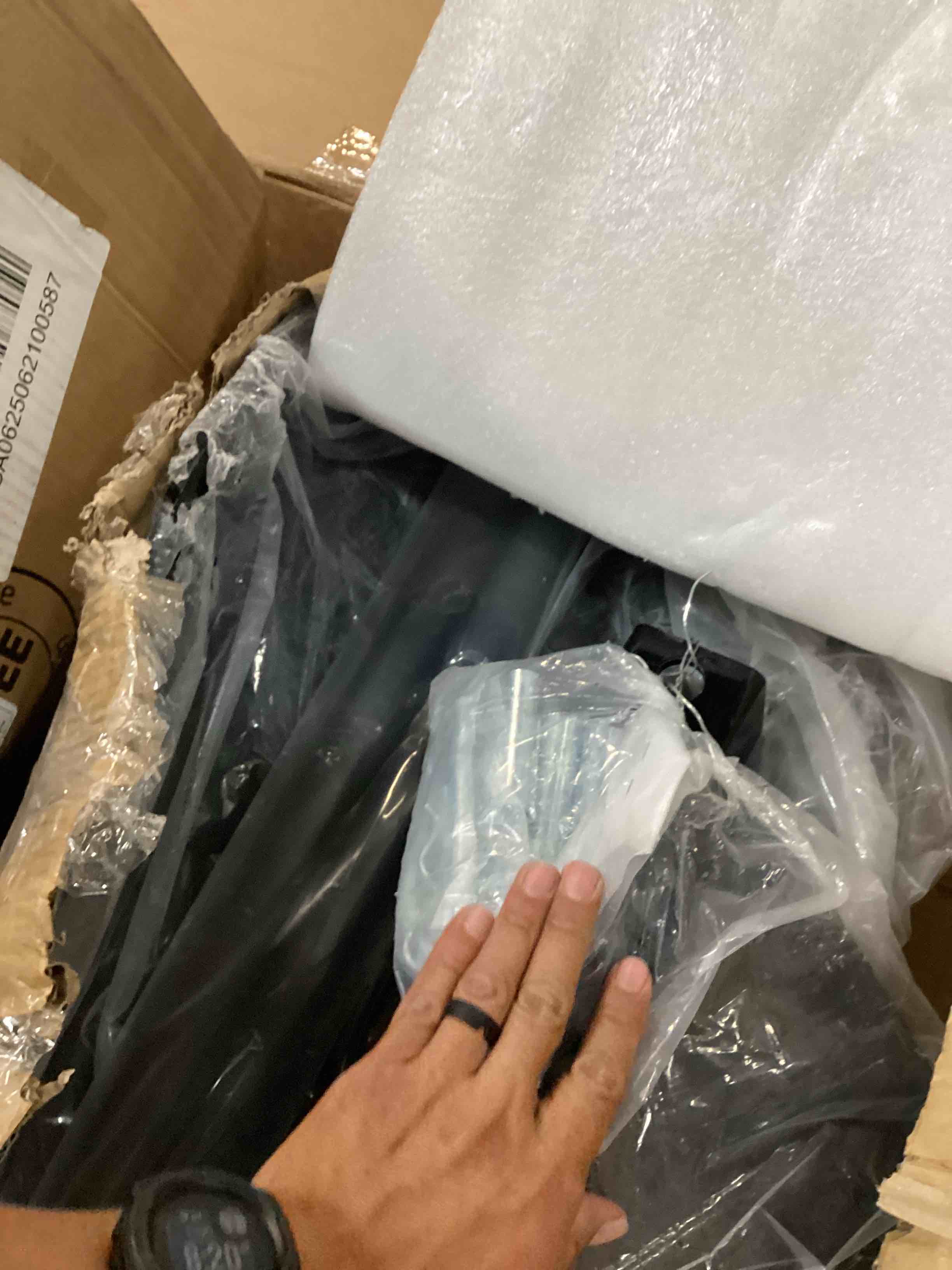https://s3.amazonaws.com/lotting-images-prod/bidfta/BRN2540779_1756902076709.jpeg