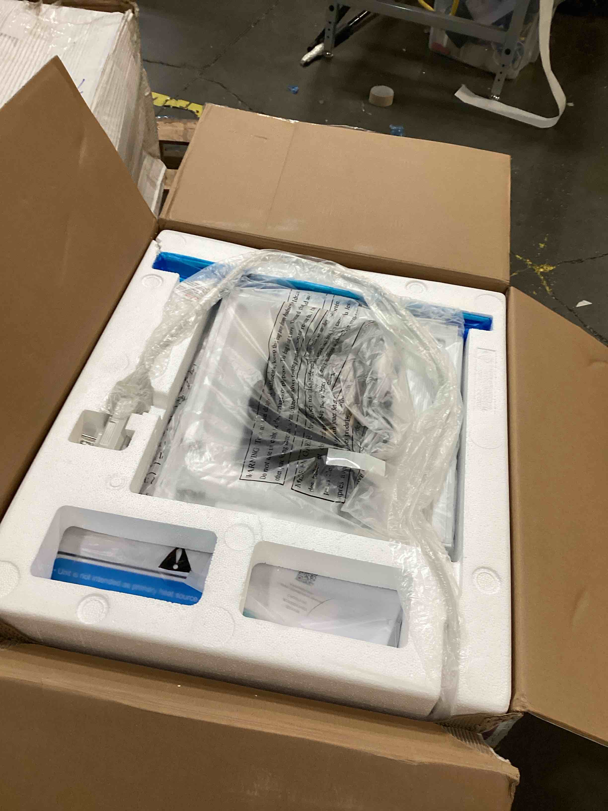 https://s3.amazonaws.com/lotting-images-prod/bidfta/BRN2540790_1756904846346.jpeg