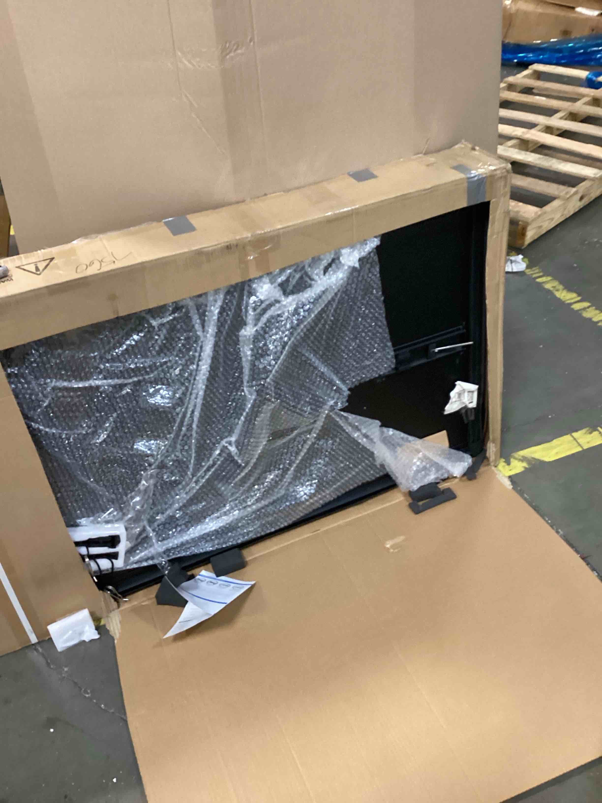 https://s3.amazonaws.com/lotting-images-prod/bidfta/BRN2540792_1756905872913.jpeg