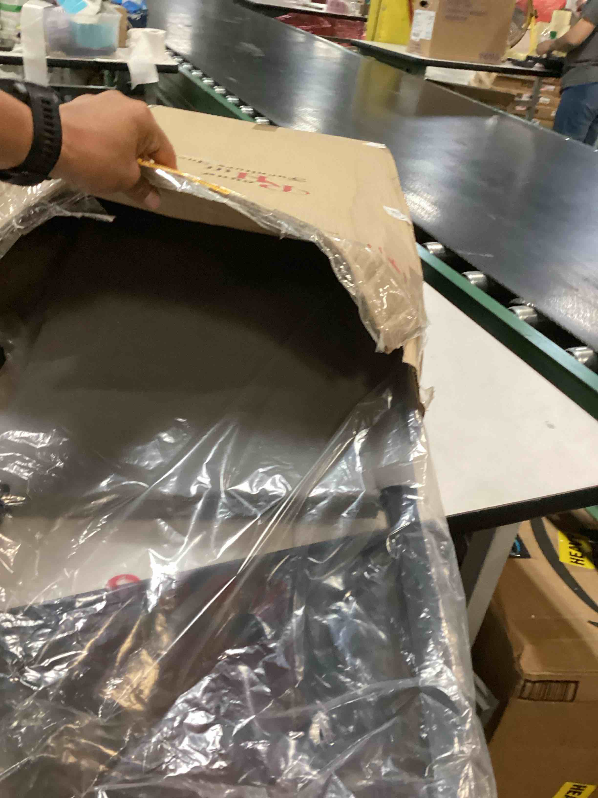 https://s3.amazonaws.com/lotting-images-prod/bidfta/BRN2540874_1756996950966.jpeg